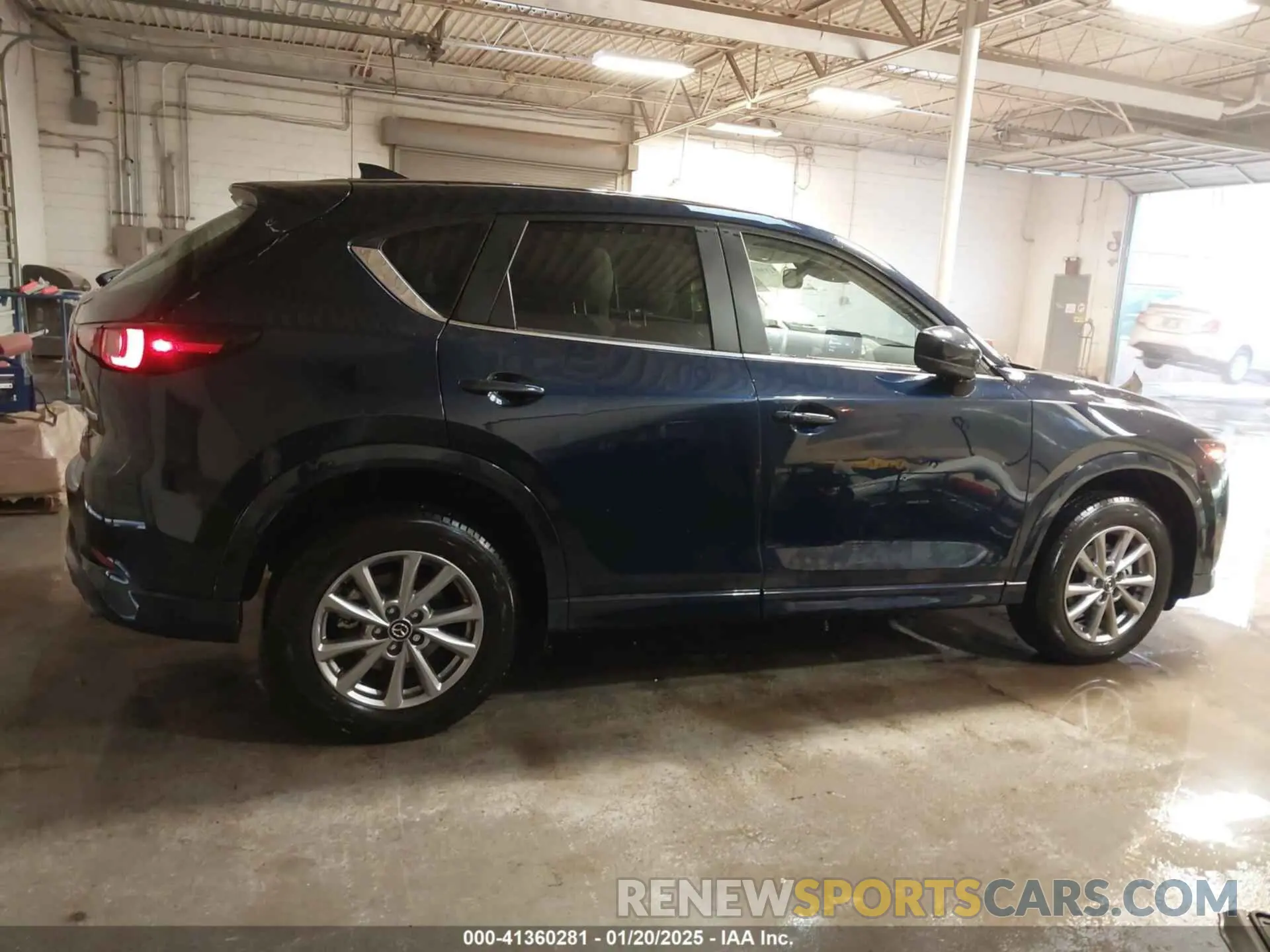 13 fotografías del automóvil dañado JM3KFBCL8R0470001 MAZDA CX-5 2024