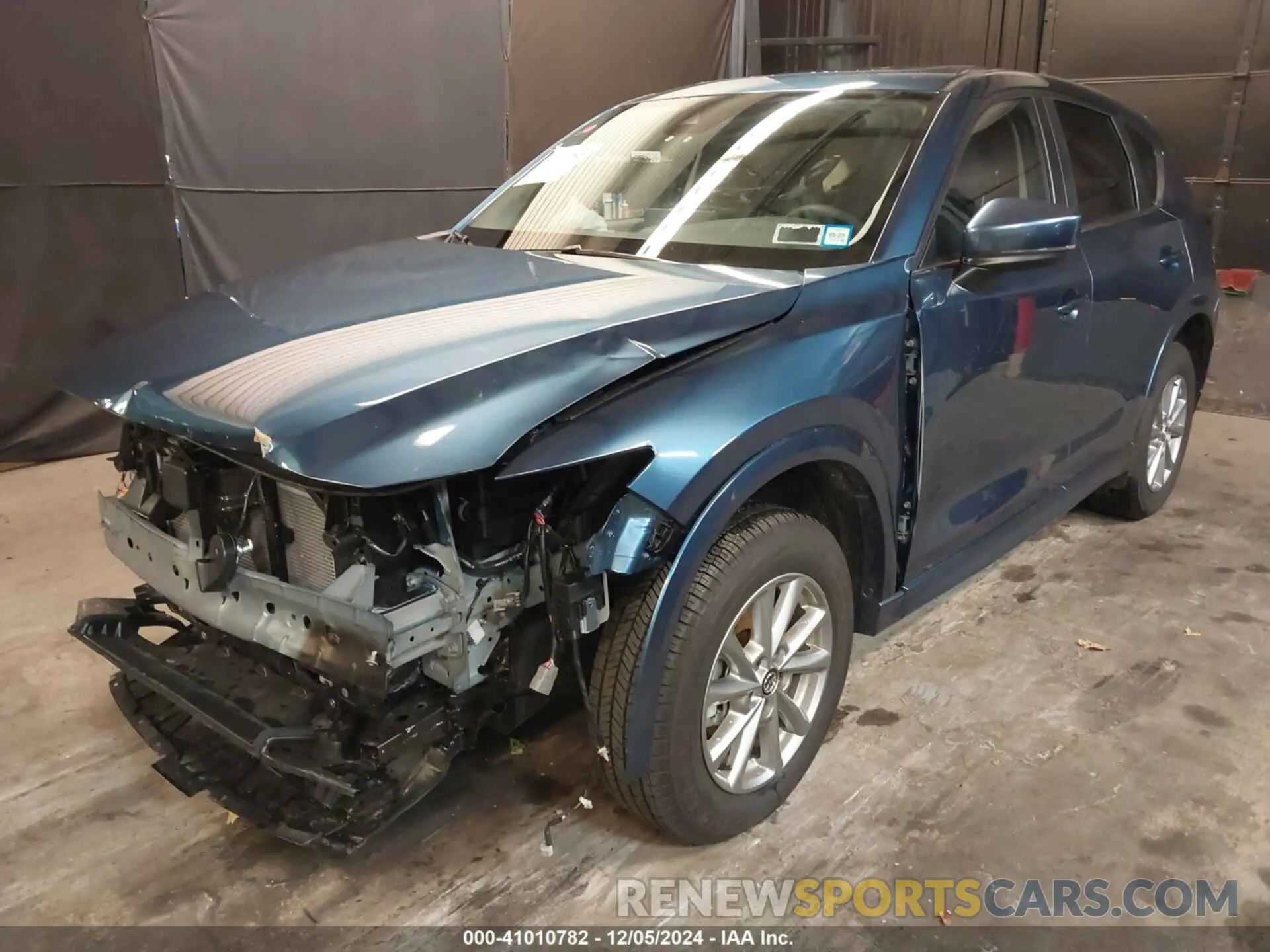 2 fotografías del automóvil dañado JM3KFBCL9R0451540 MAZDA CX-5 2024