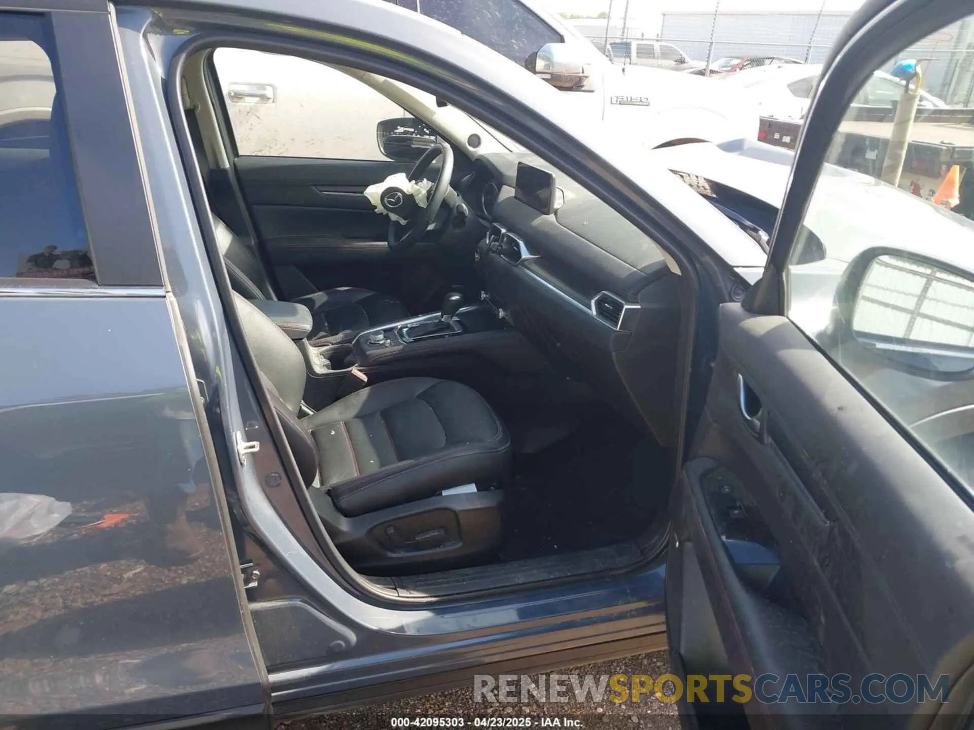 5 fotografías del automóvil dañado JM3KFBCL9R0512272 MAZDA CX-5 2024