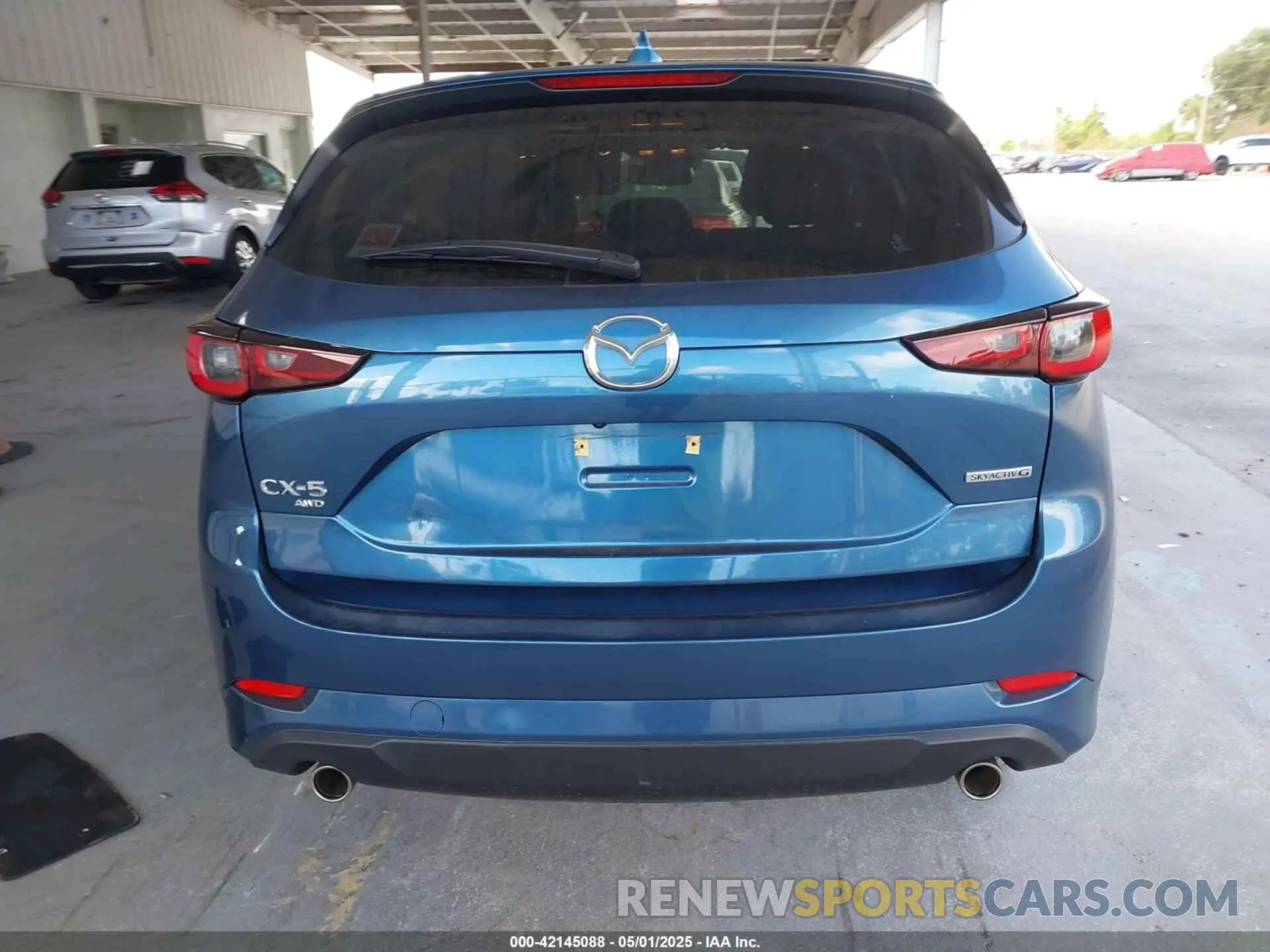 15 fotografías del automóvil dañado JM3KFBCLXR0453667 MAZDA CX-5 2024