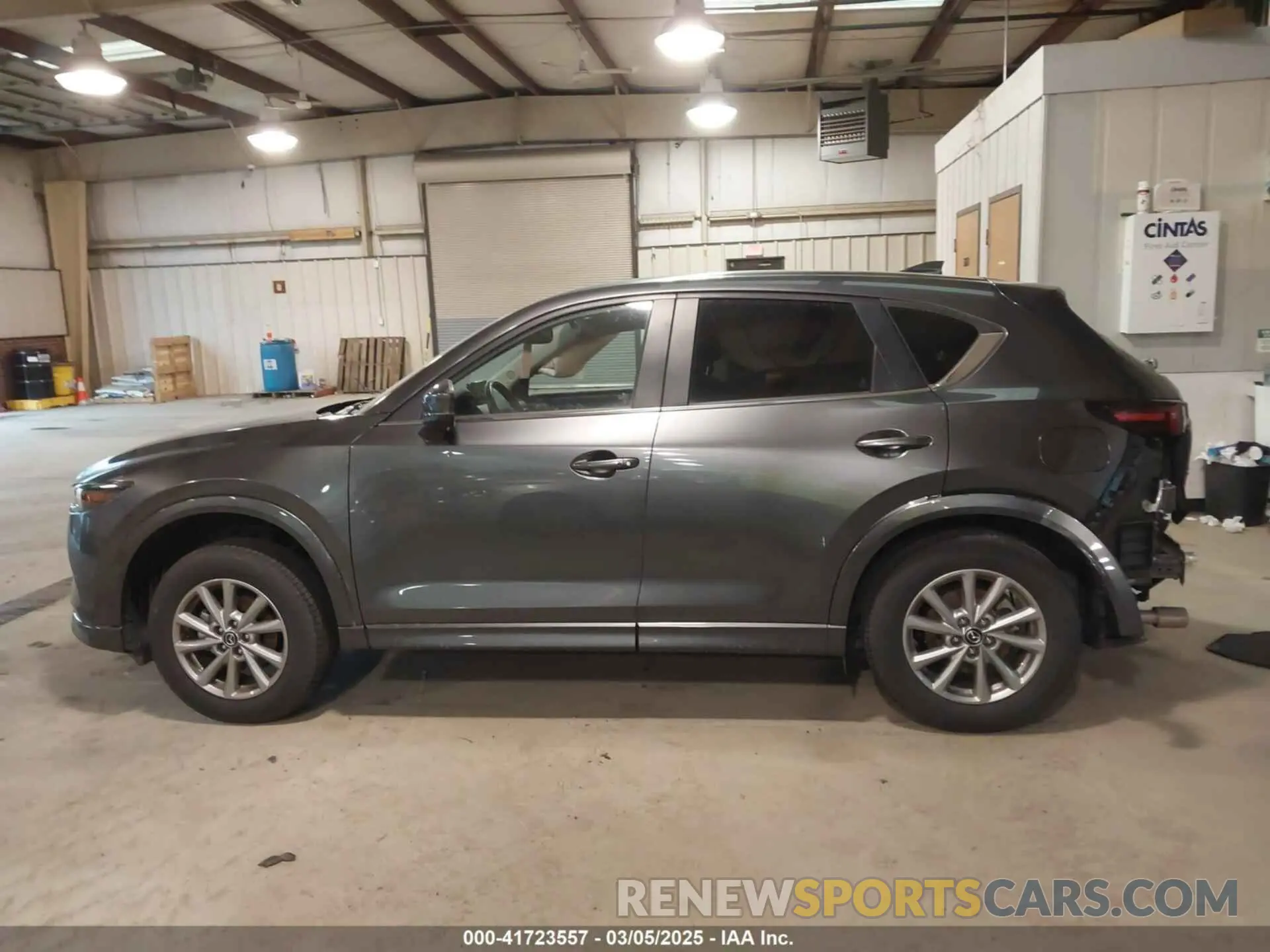 15 fotografías del automóvil dañado JM3KFBCM2R0370159 MAZDA CX-5 2024