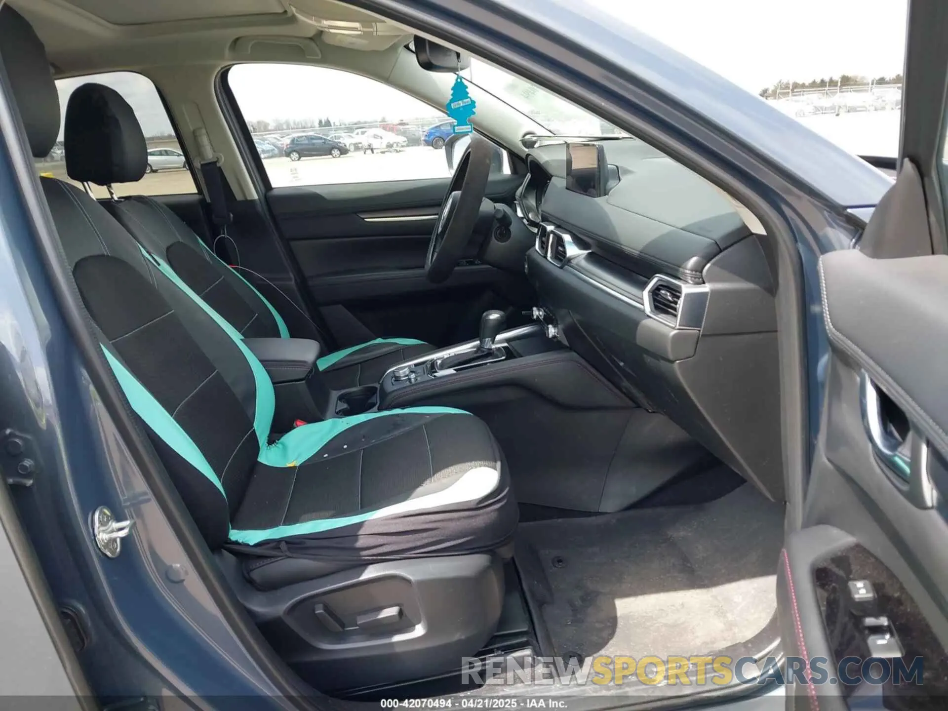 5 fotografías del automóvil dañado JM3KFBCM3R0359915 MAZDA CX-5 2024