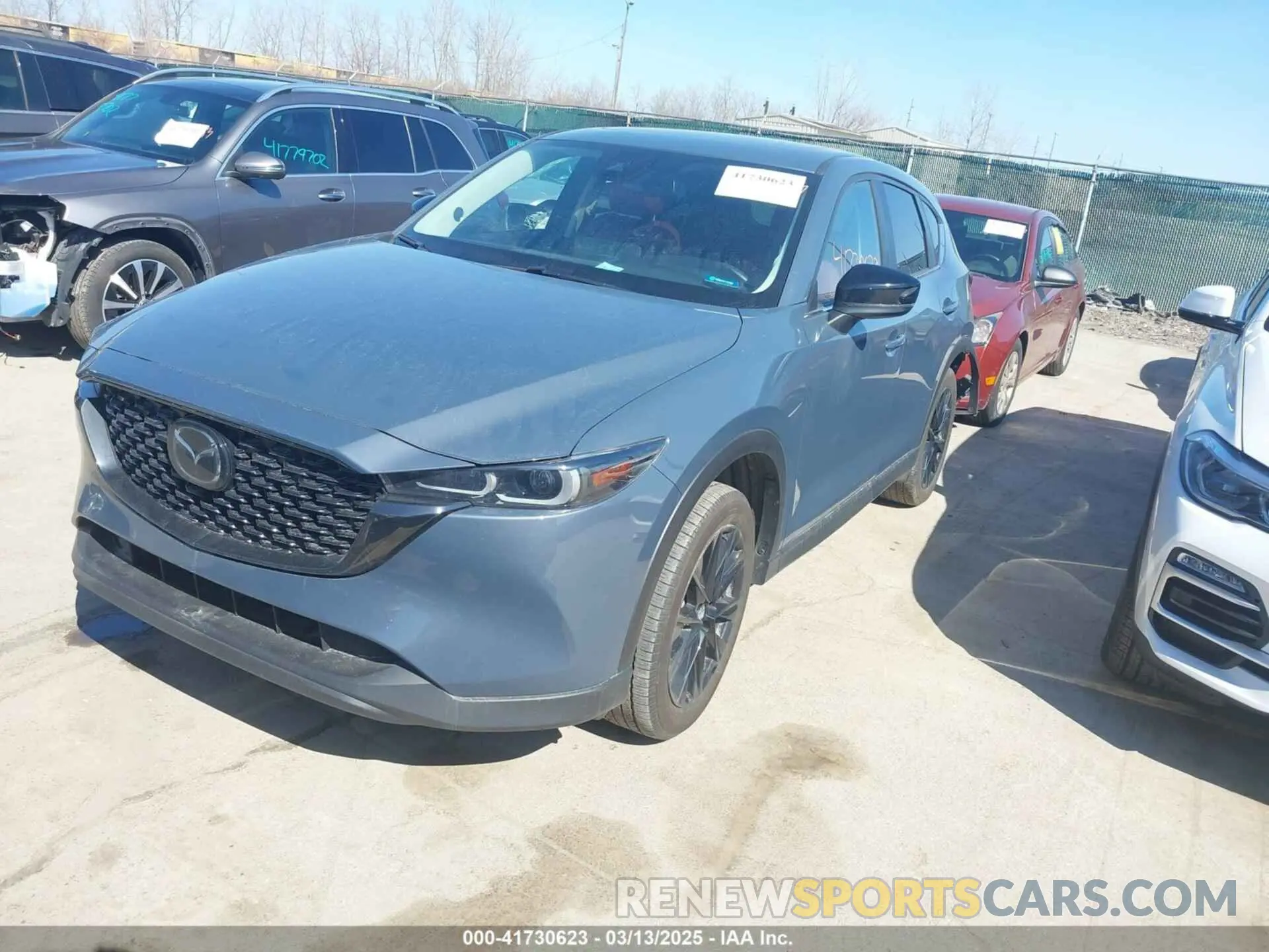 2 fotografías del automóvil dañado JM3KFBCM3R0372065 MAZDA CX-5 2024