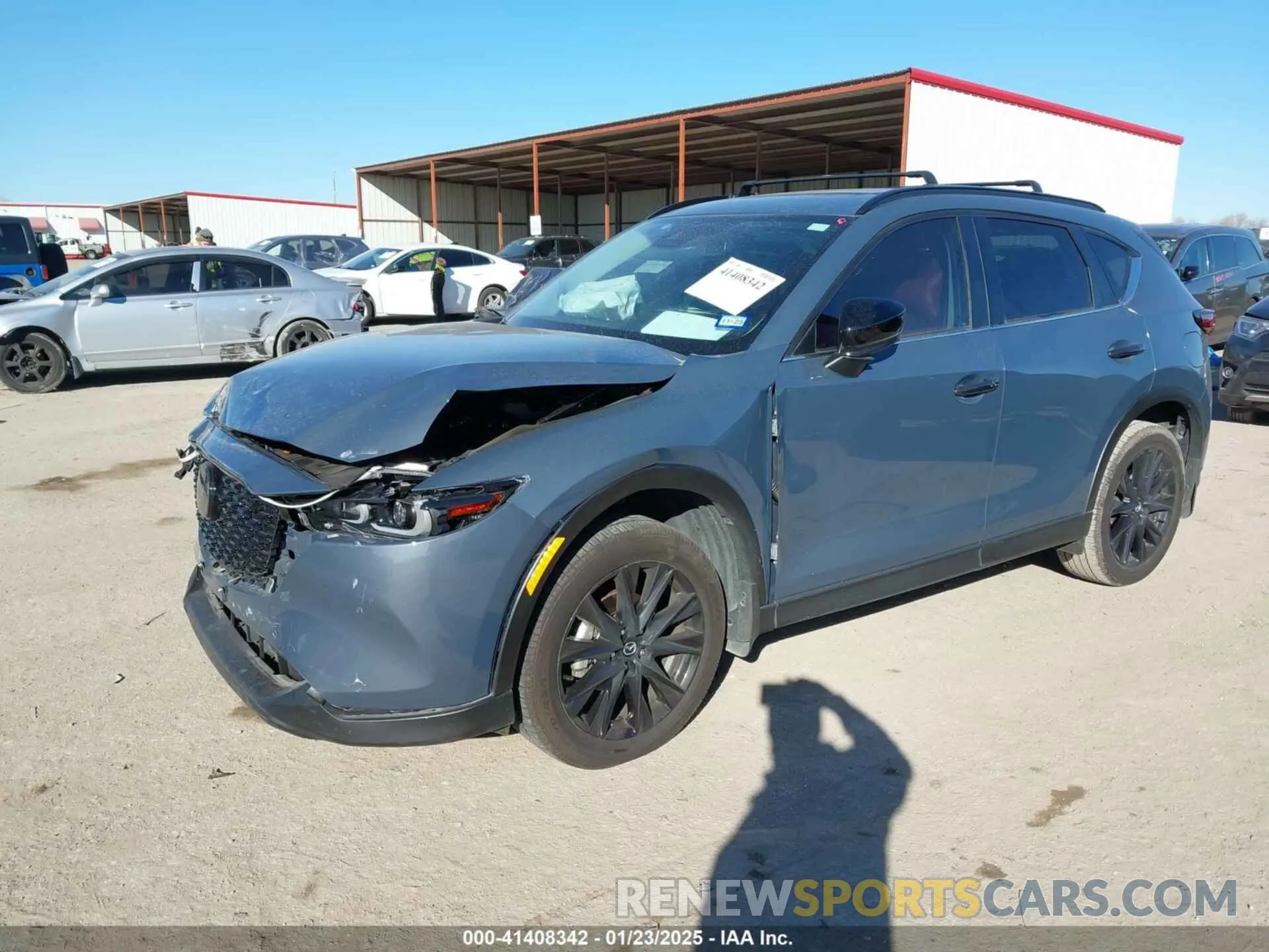 2 fotografías del automóvil dañado JM3KFBCM6R0394030 MAZDA CX-5 2024