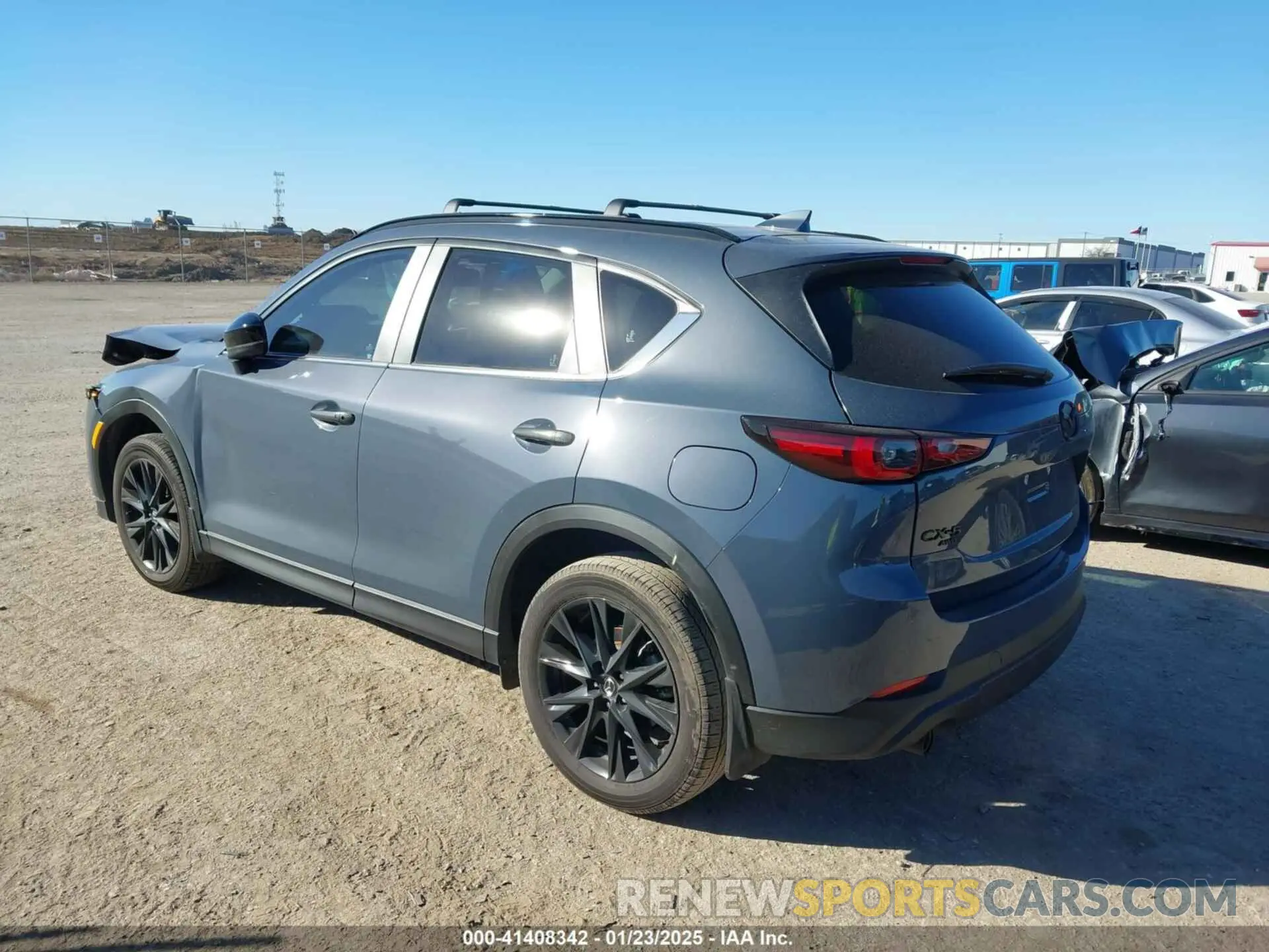 3 fotografías del automóvil dañado JM3KFBCM6R0394030 MAZDA CX-5 2024