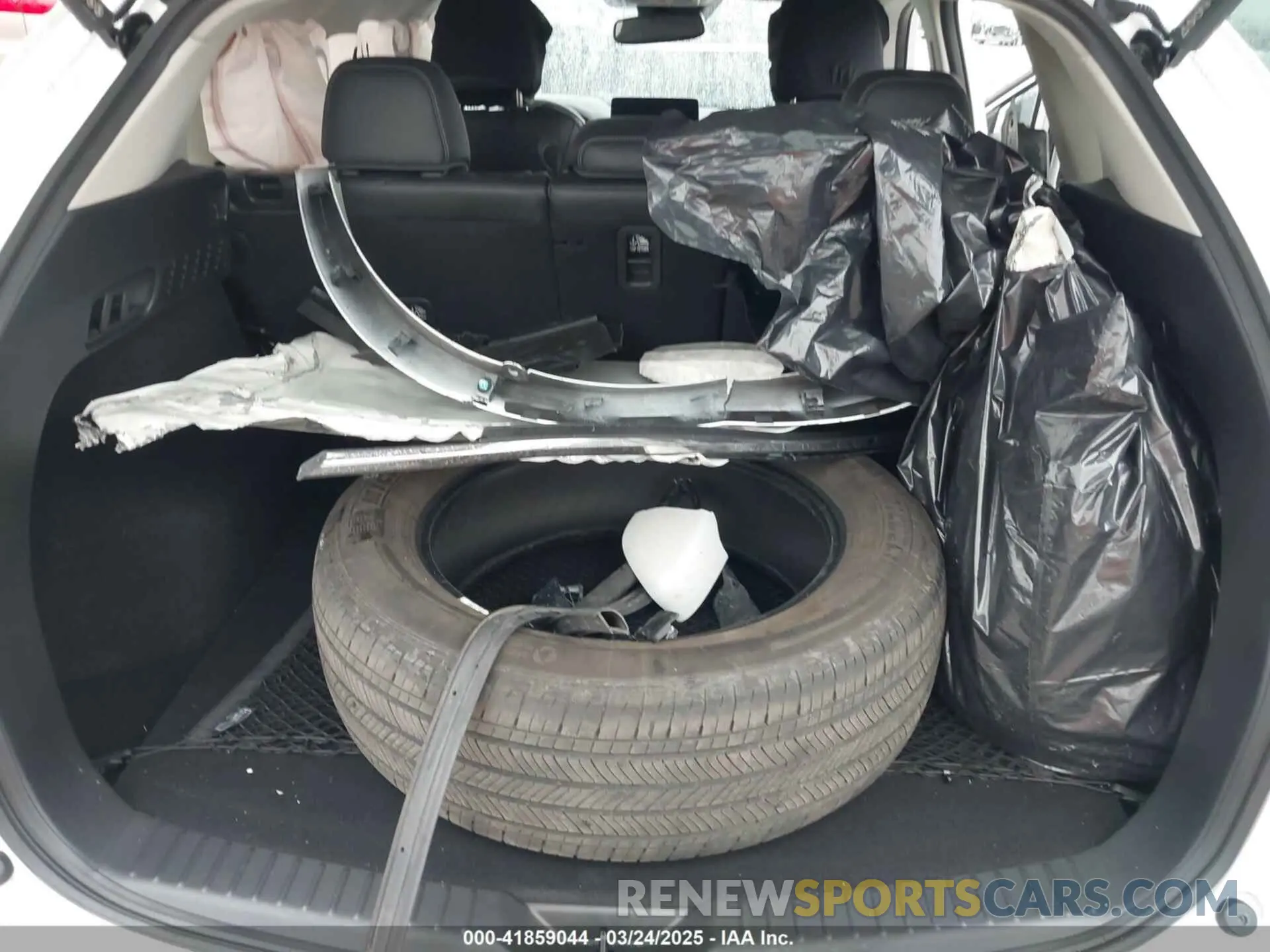12 fotografías del automóvil dañado JM3KFBCM7R0364230 MAZDA CX-5 2024