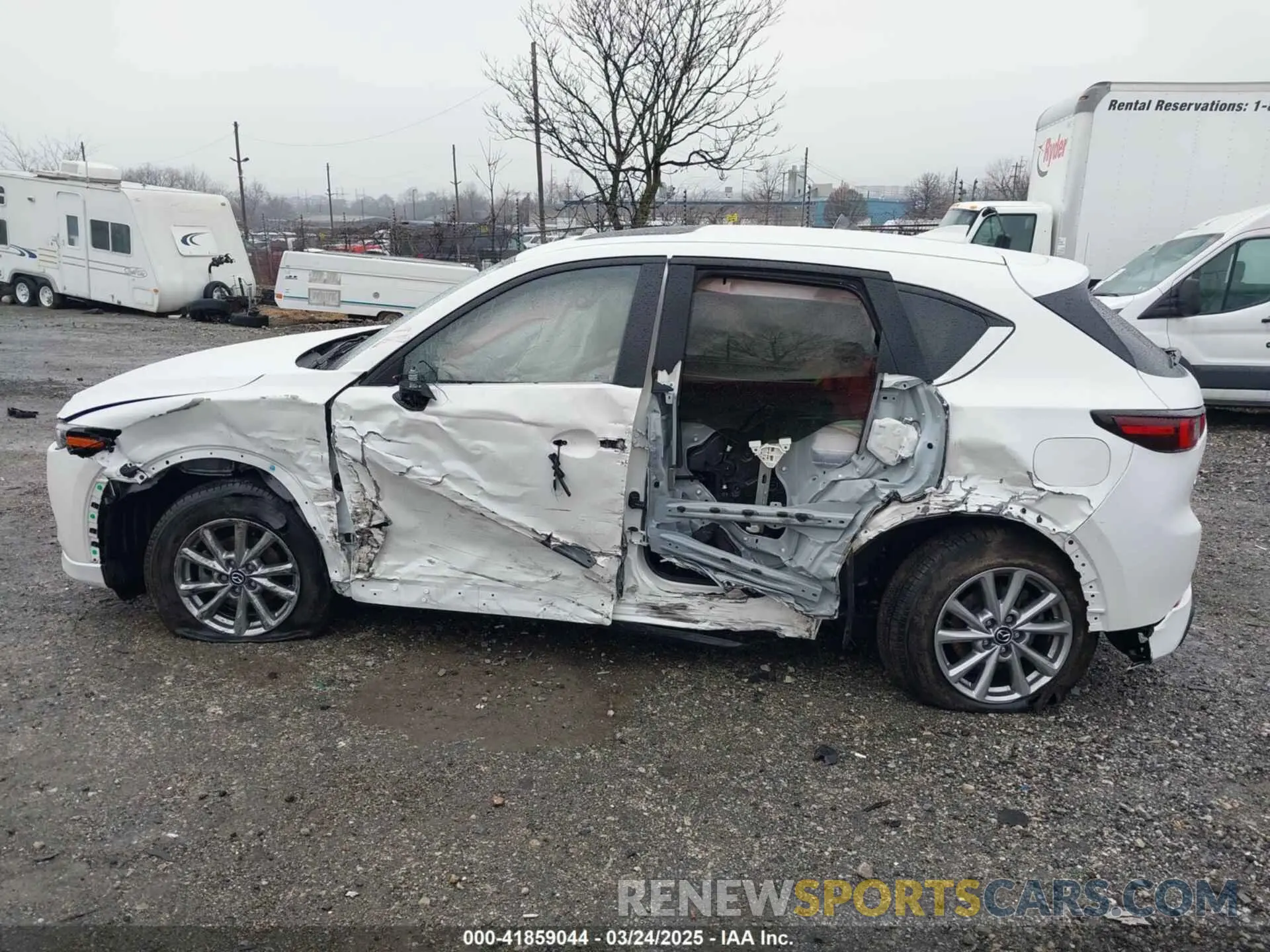 15 fotografías del automóvil dañado JM3KFBCM7R0364230 MAZDA CX-5 2024