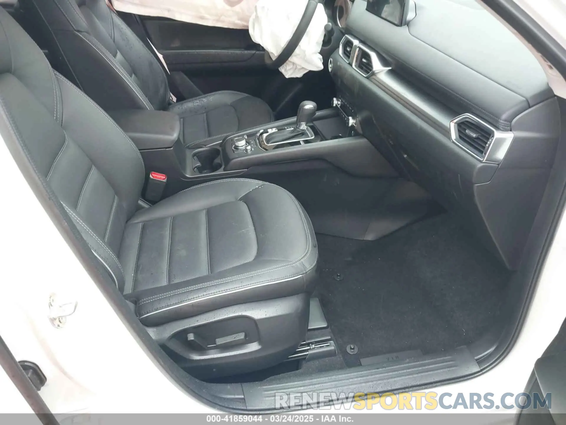 5 fotografías del automóvil dañado JM3KFBCM7R0364230 MAZDA CX-5 2024