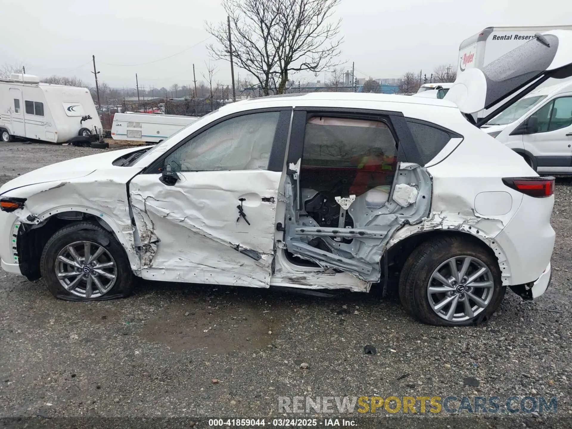 6 fotografías del automóvil dañado JM3KFBCM7R0364230 MAZDA CX-5 2024