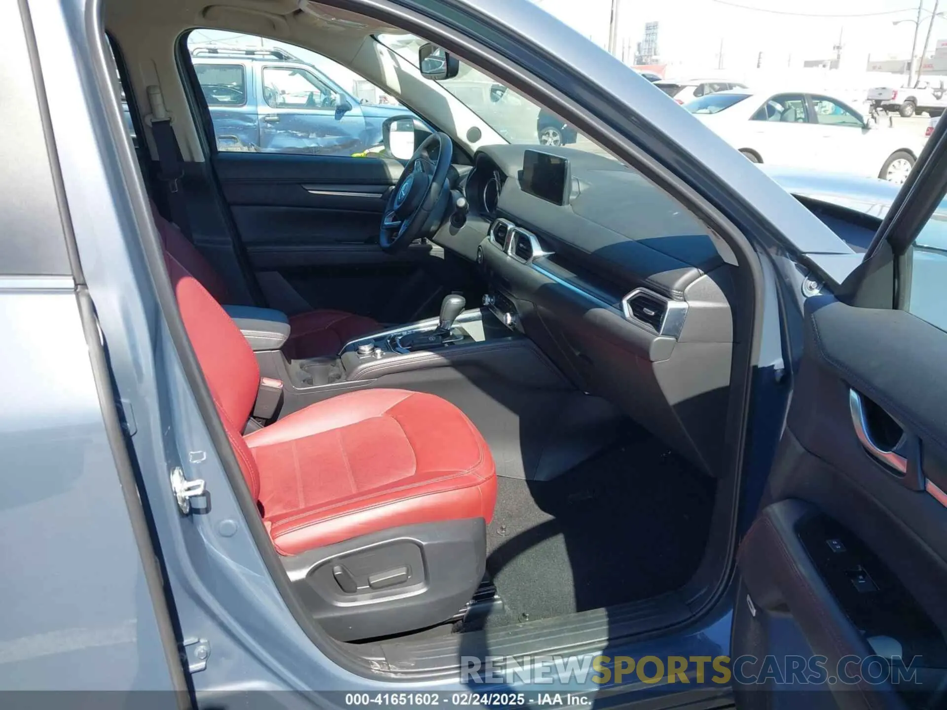 5 fotografías del automóvil dañado JM3KFBCM9R0350491 MAZDA CX-5 2024