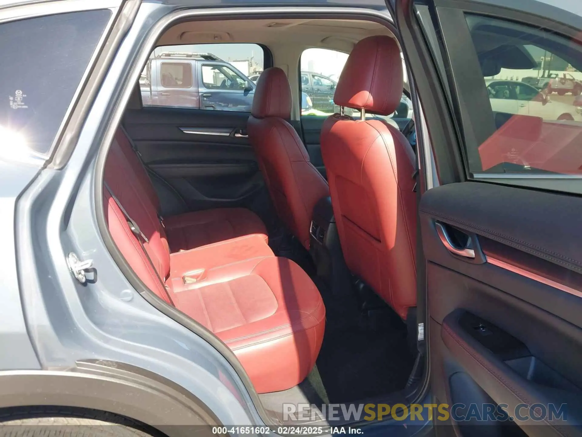 8 fotografías del automóvil dañado JM3KFBCM9R0350491 MAZDA CX-5 2024