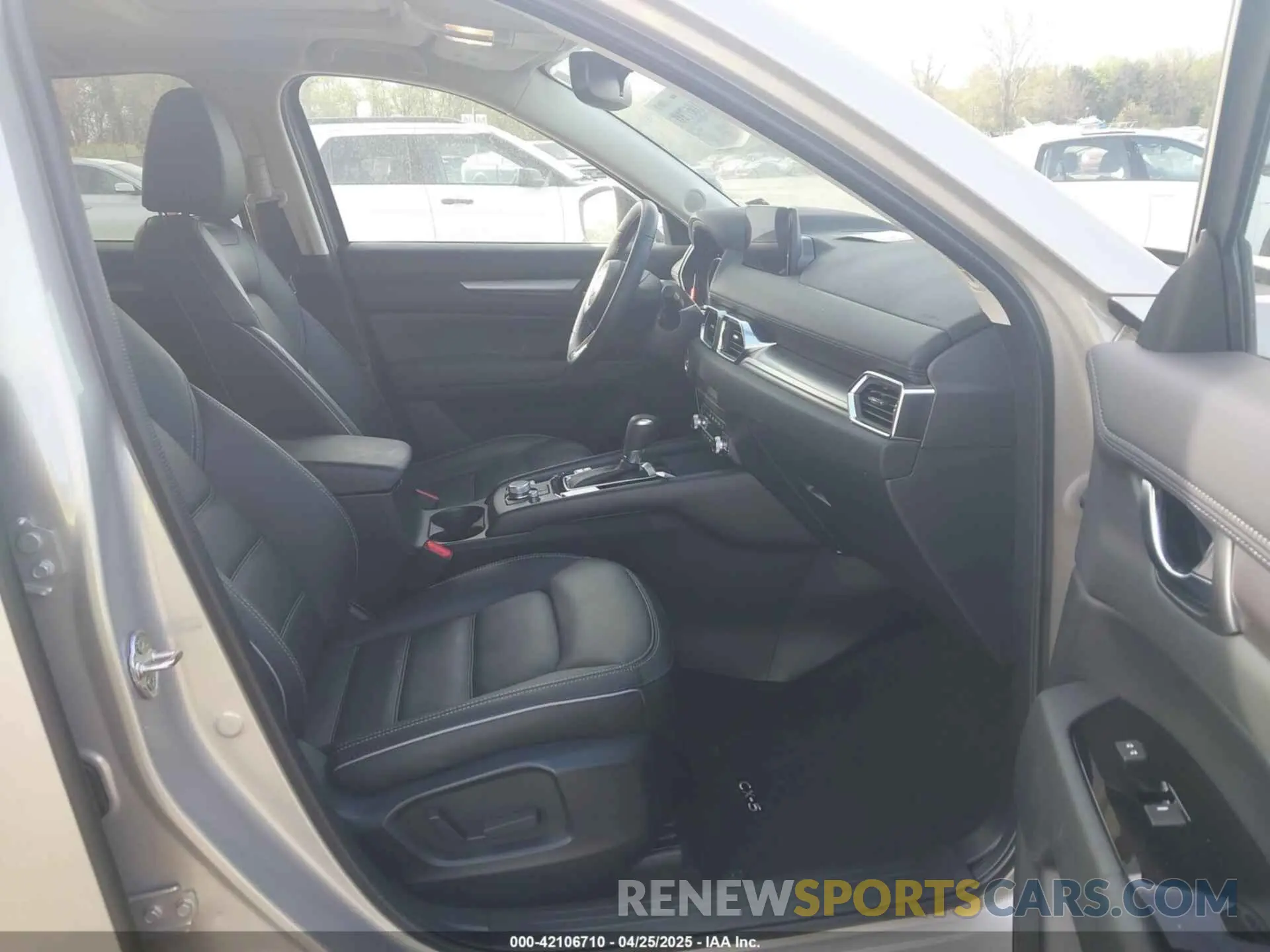 5 fotografías del automóvil dañado JM3KFBCM9R0387380 MAZDA CX-5 2024