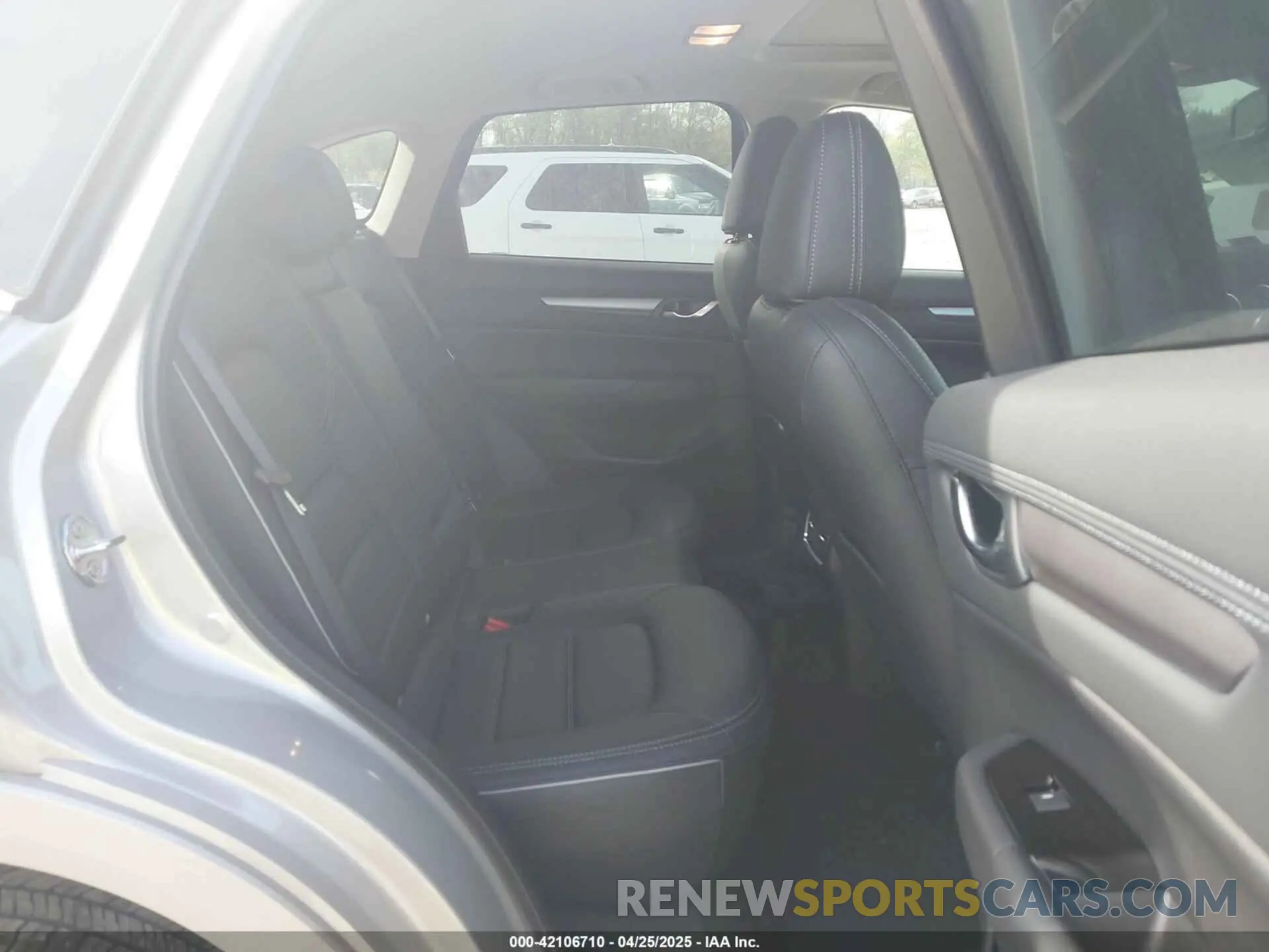 8 fotografías del automóvil dañado JM3KFBCM9R0387380 MAZDA CX-5 2024