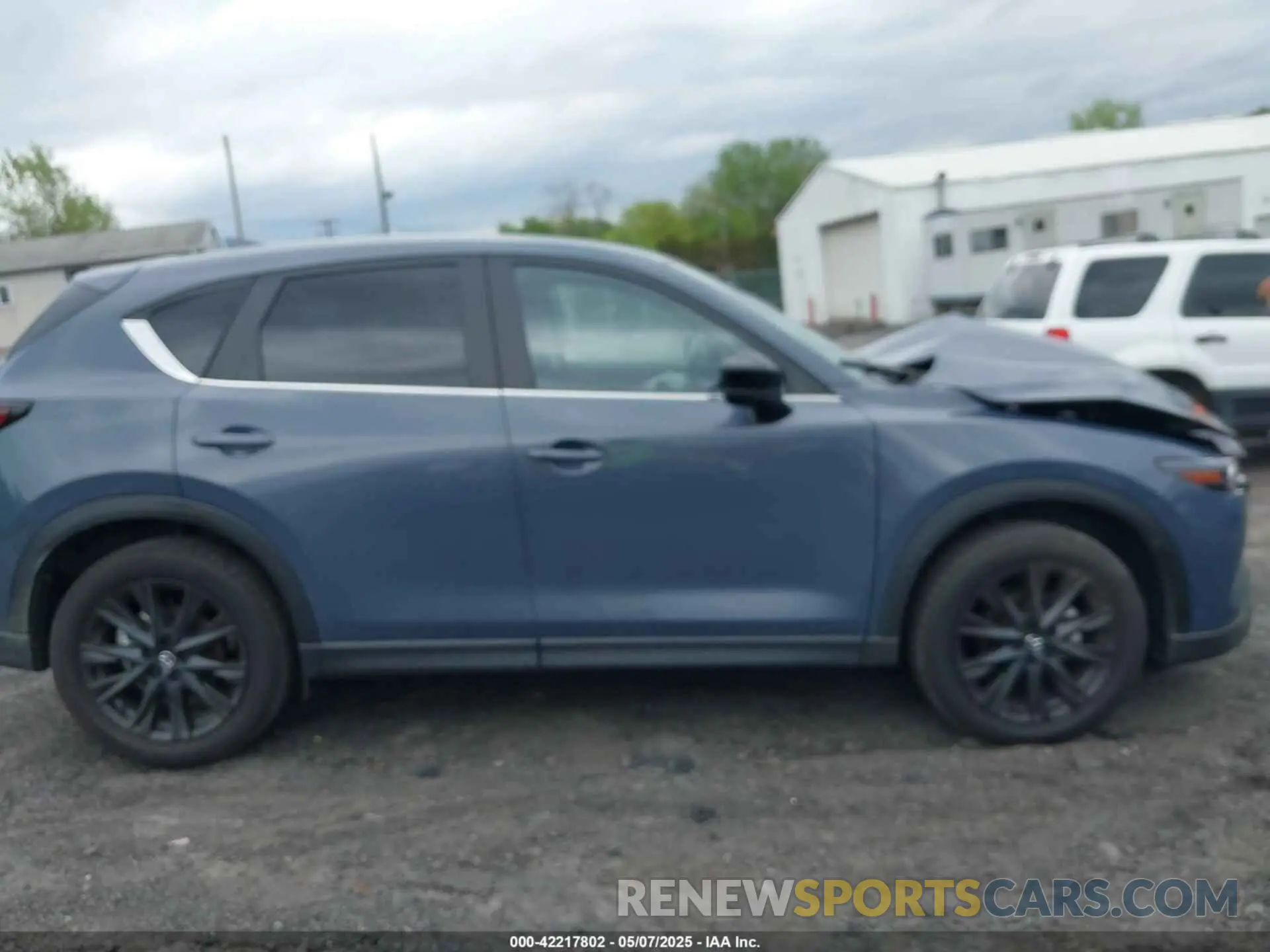 13 fotografías del automóvil dañado JM3KFBCM9R0393213 MAZDA CX-5 2024