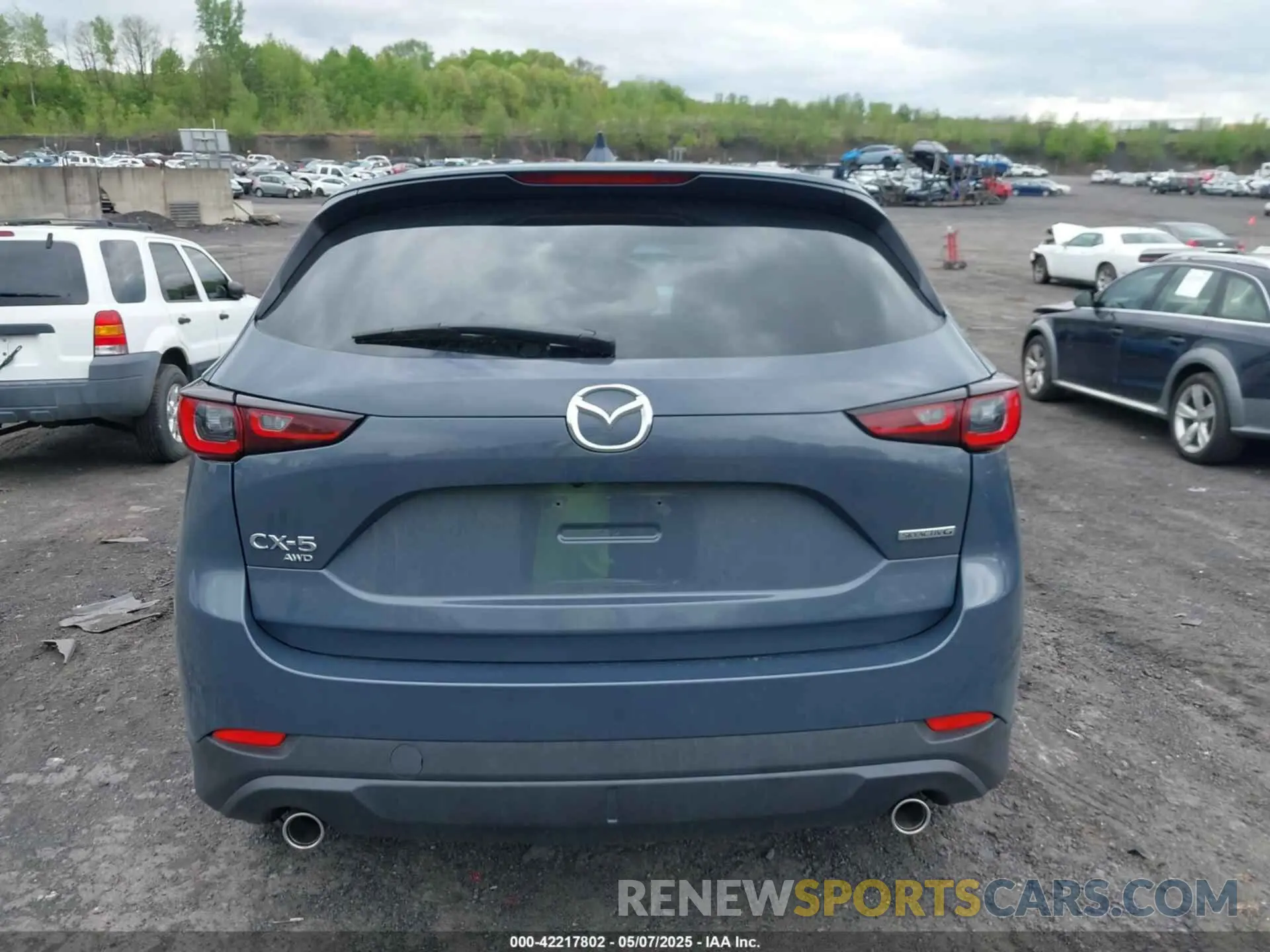 16 fotografías del automóvil dañado JM3KFBCM9R0393213 MAZDA CX-5 2024