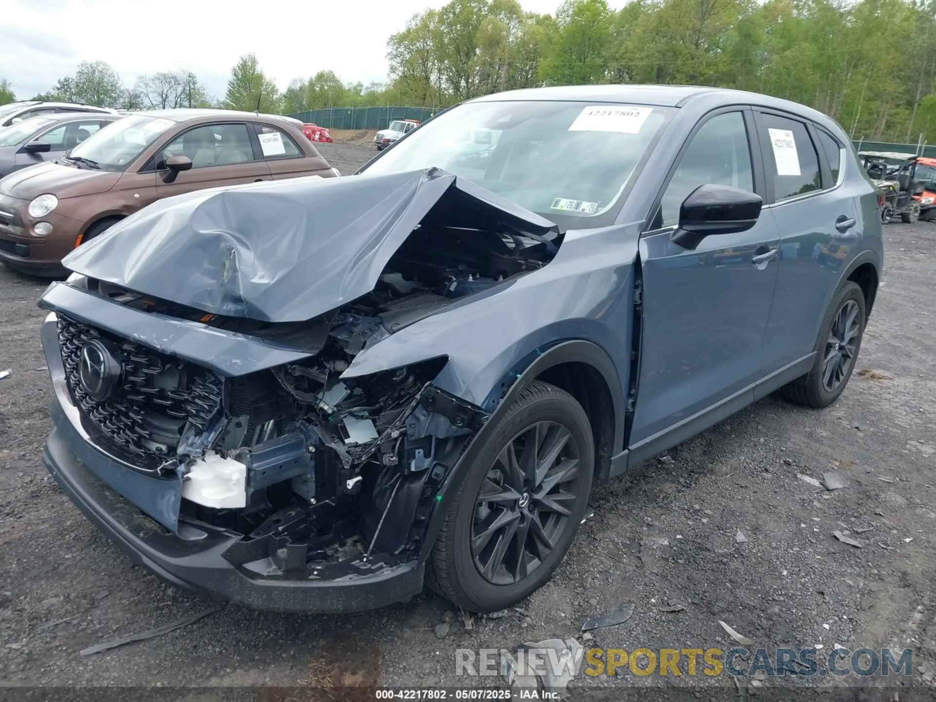 2 fotografías del automóvil dañado JM3KFBCM9R0393213 MAZDA CX-5 2024