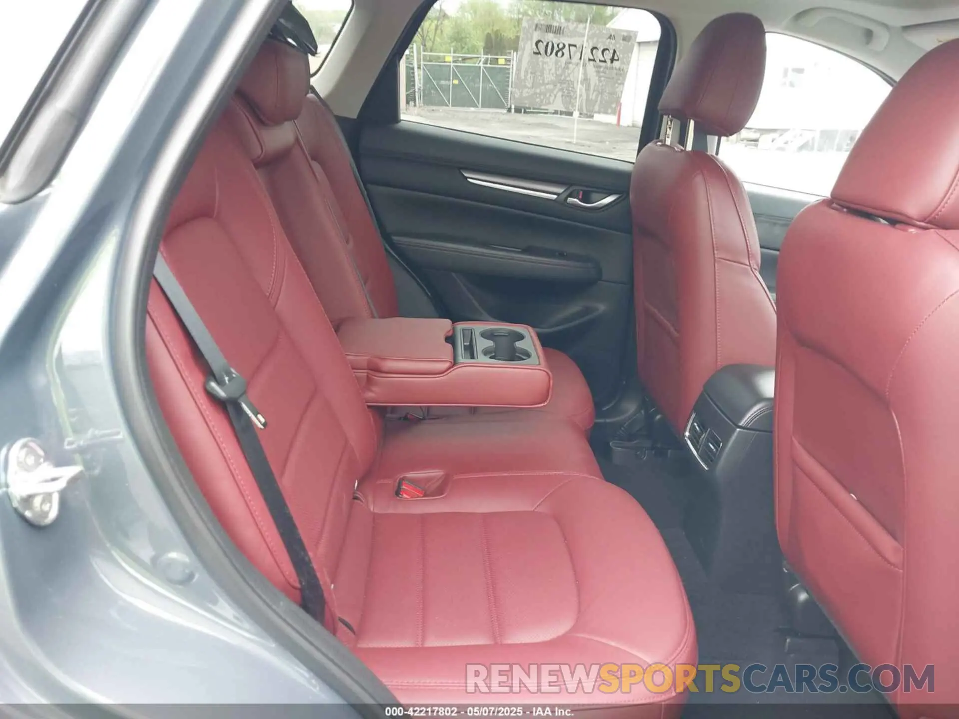 8 fotografías del automóvil dañado JM3KFBCM9R0393213 MAZDA CX-5 2024