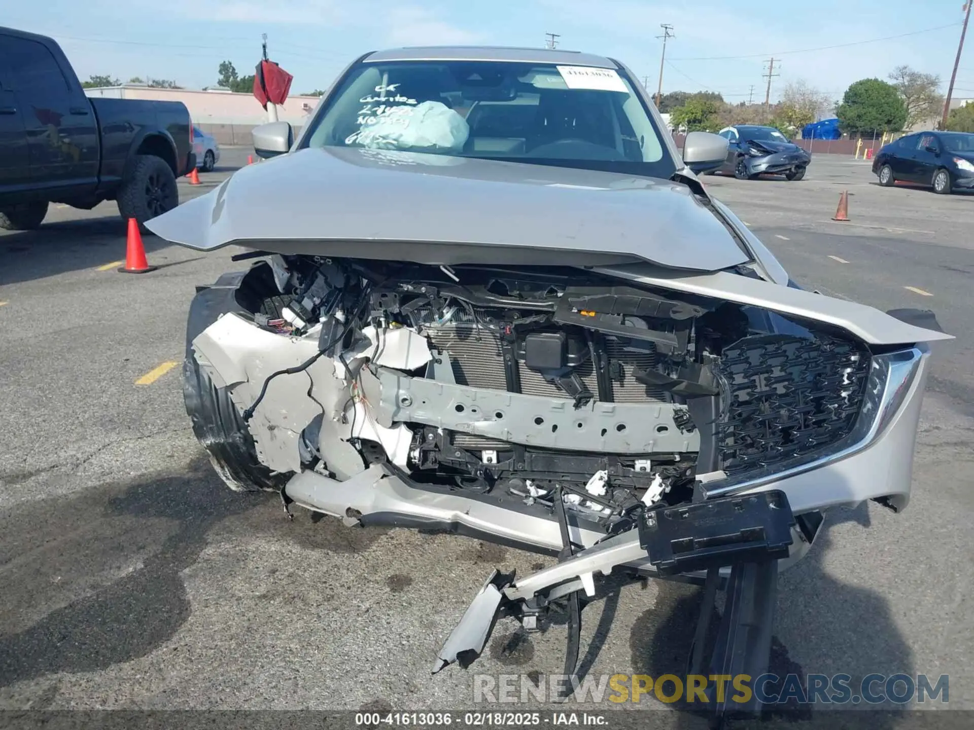 12 fotografías del automóvil dañado JM3KFBDL3R0432240 MAZDA CX-5 2024