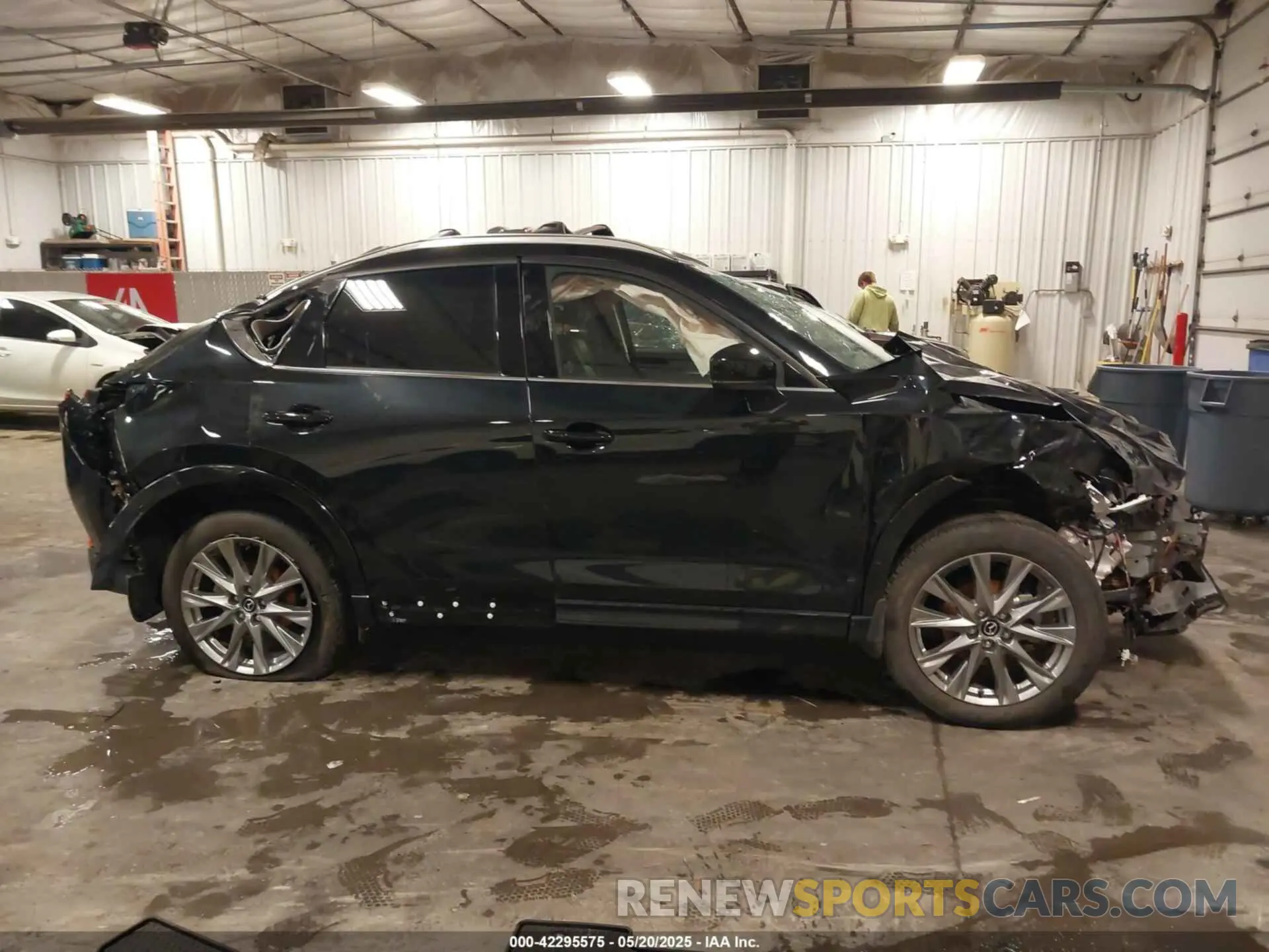 14 fotografías del automóvil dañado JM3KFBDL7R0532423 MAZDA CX-5 2024