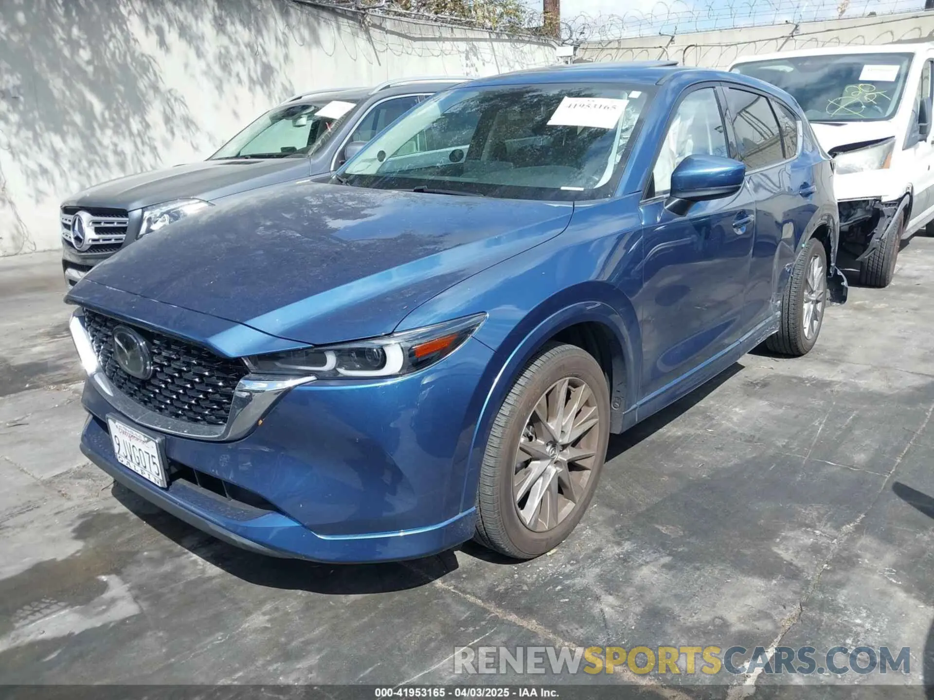 2 fotografías del automóvil dañado JM3KFBDM0R0375231 MAZDA CX-5 2024