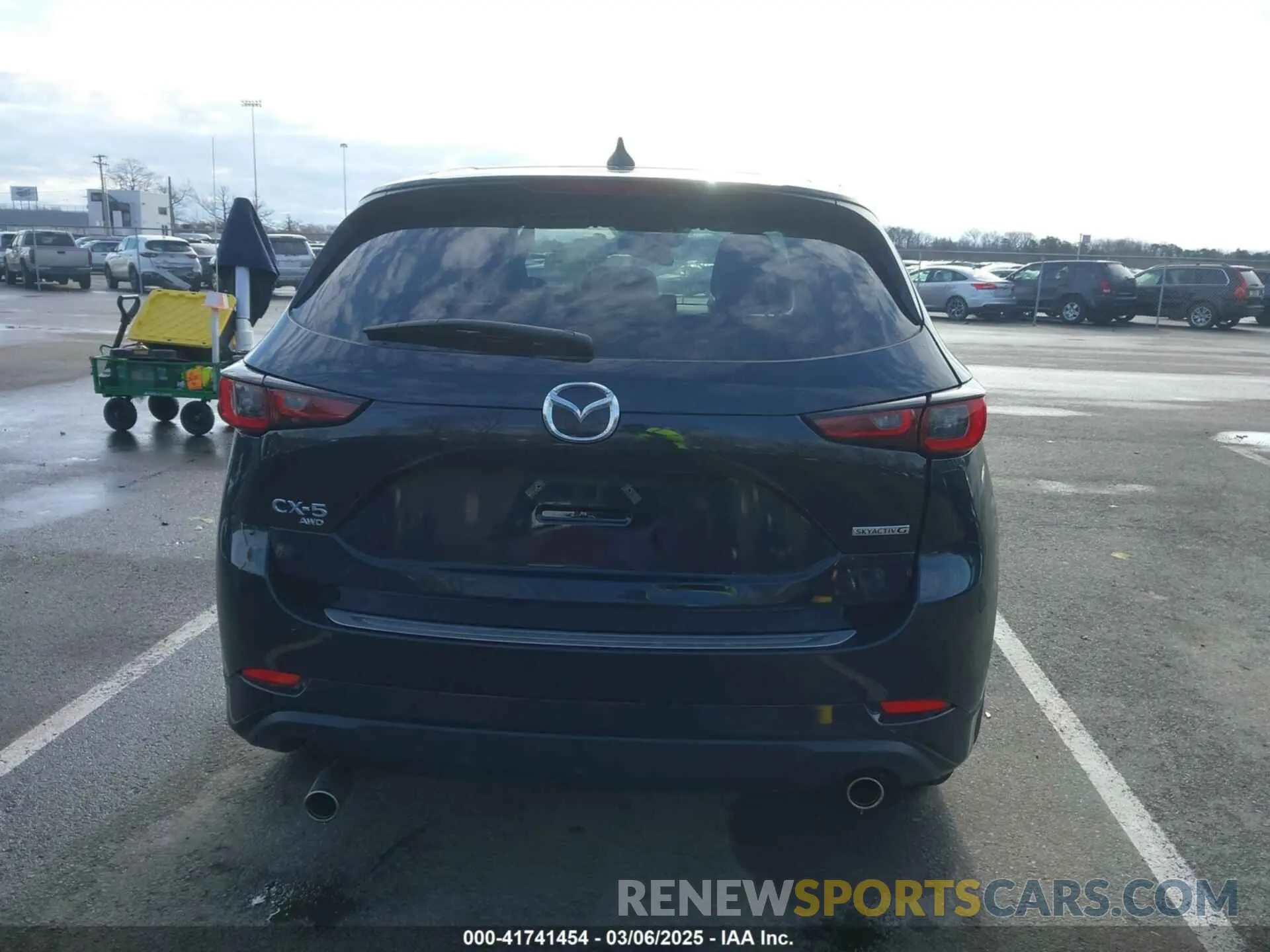 16 fotografías del automóvil dañado JM3KFBDM3R0400333 MAZDA CX-5 2024