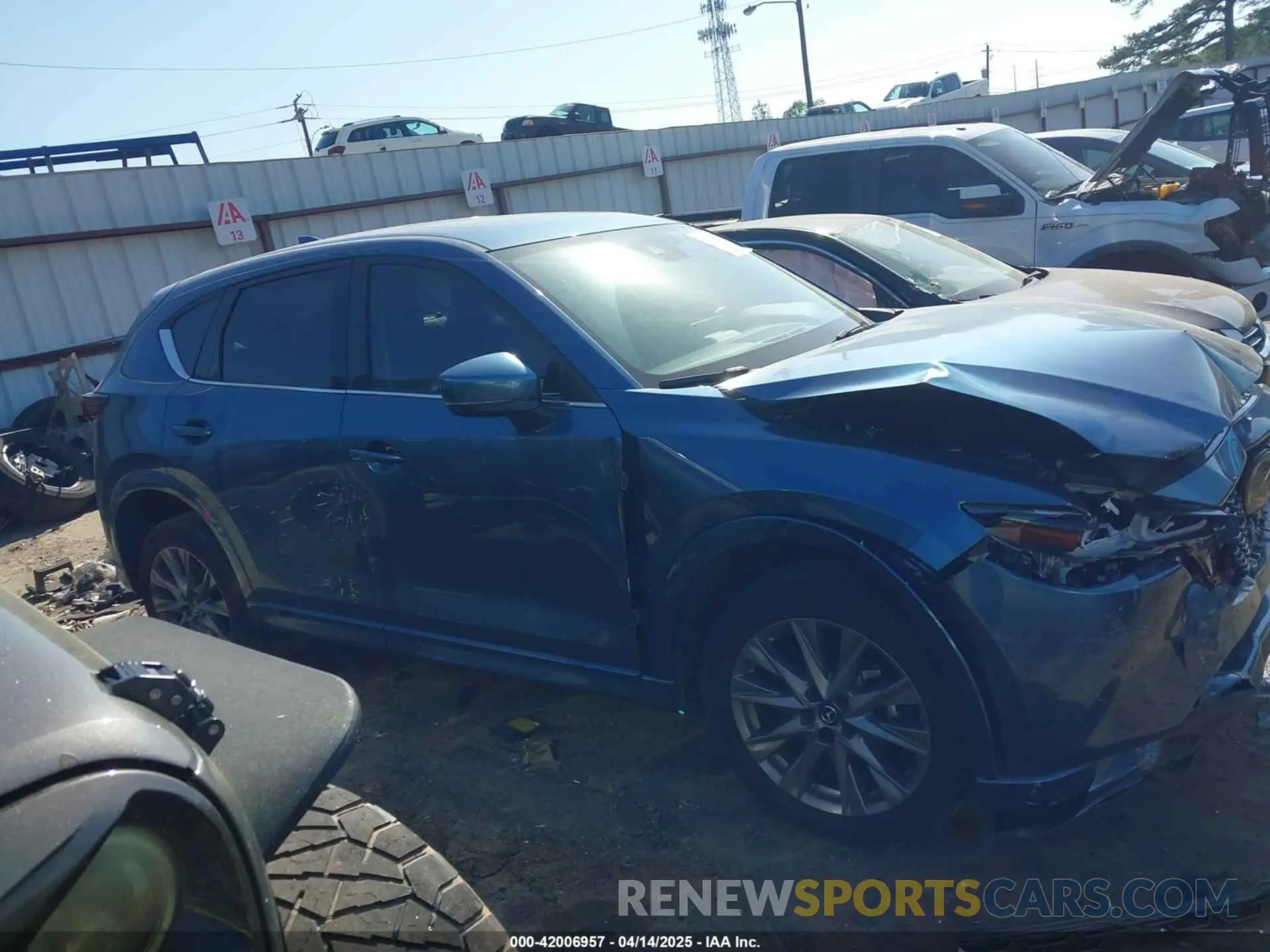 13 fotografías del automóvil dañado JM3KFBDM5R0368775 MAZDA CX-5 2024