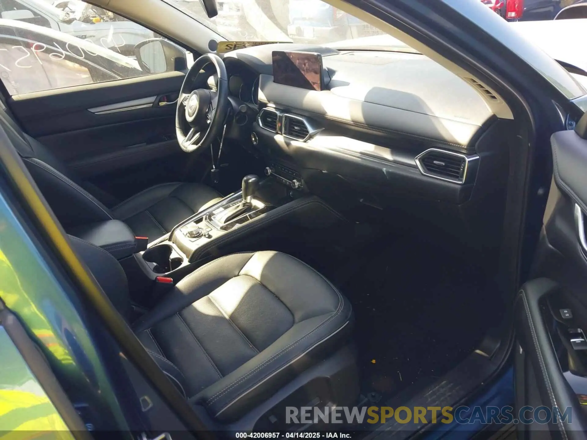 5 fotografías del automóvil dañado JM3KFBDM5R0368775 MAZDA CX-5 2024