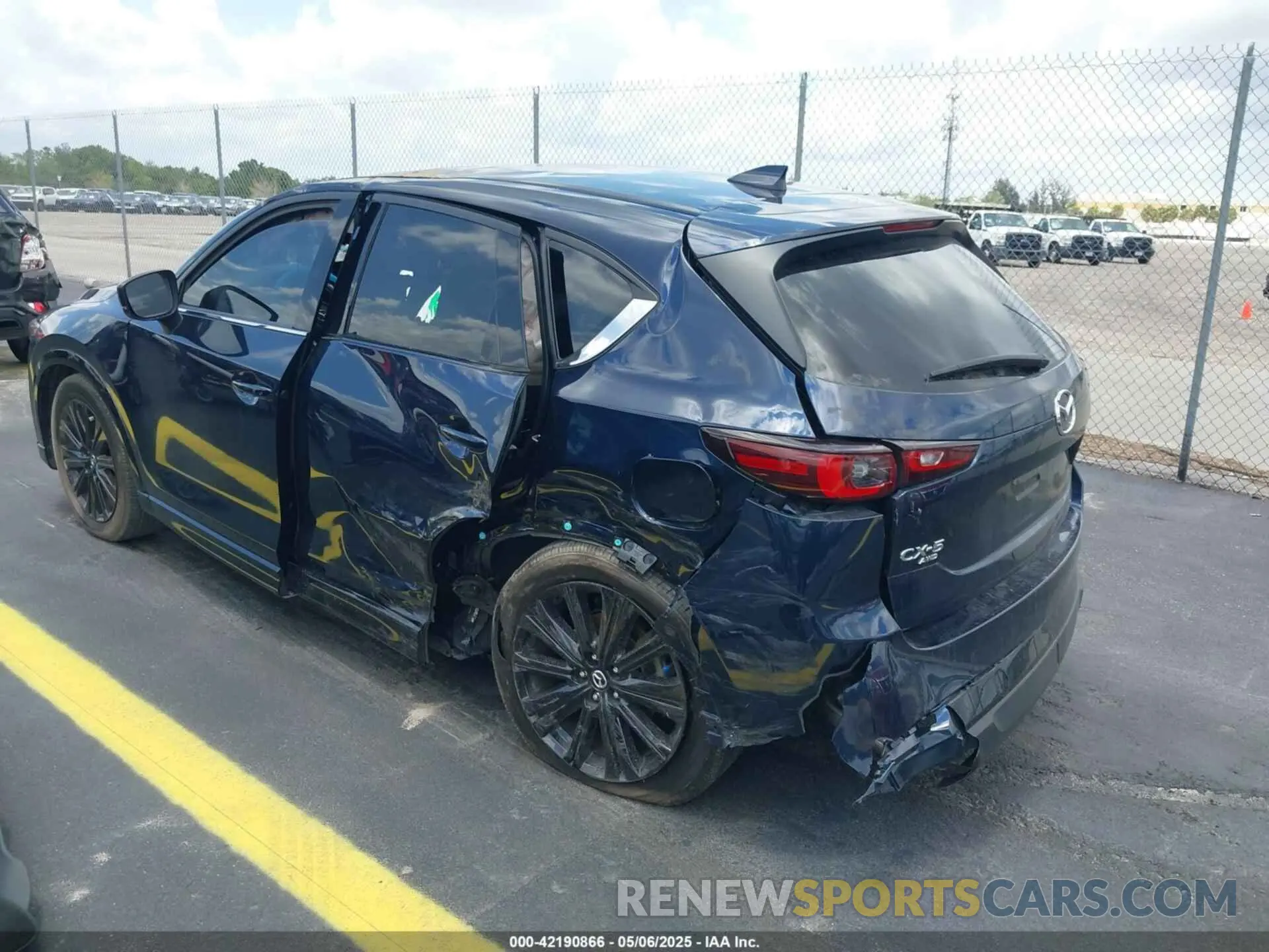 3 fotografías del automóvil dañado JM3KFBDY3R0364338 MAZDA CX-5 2024