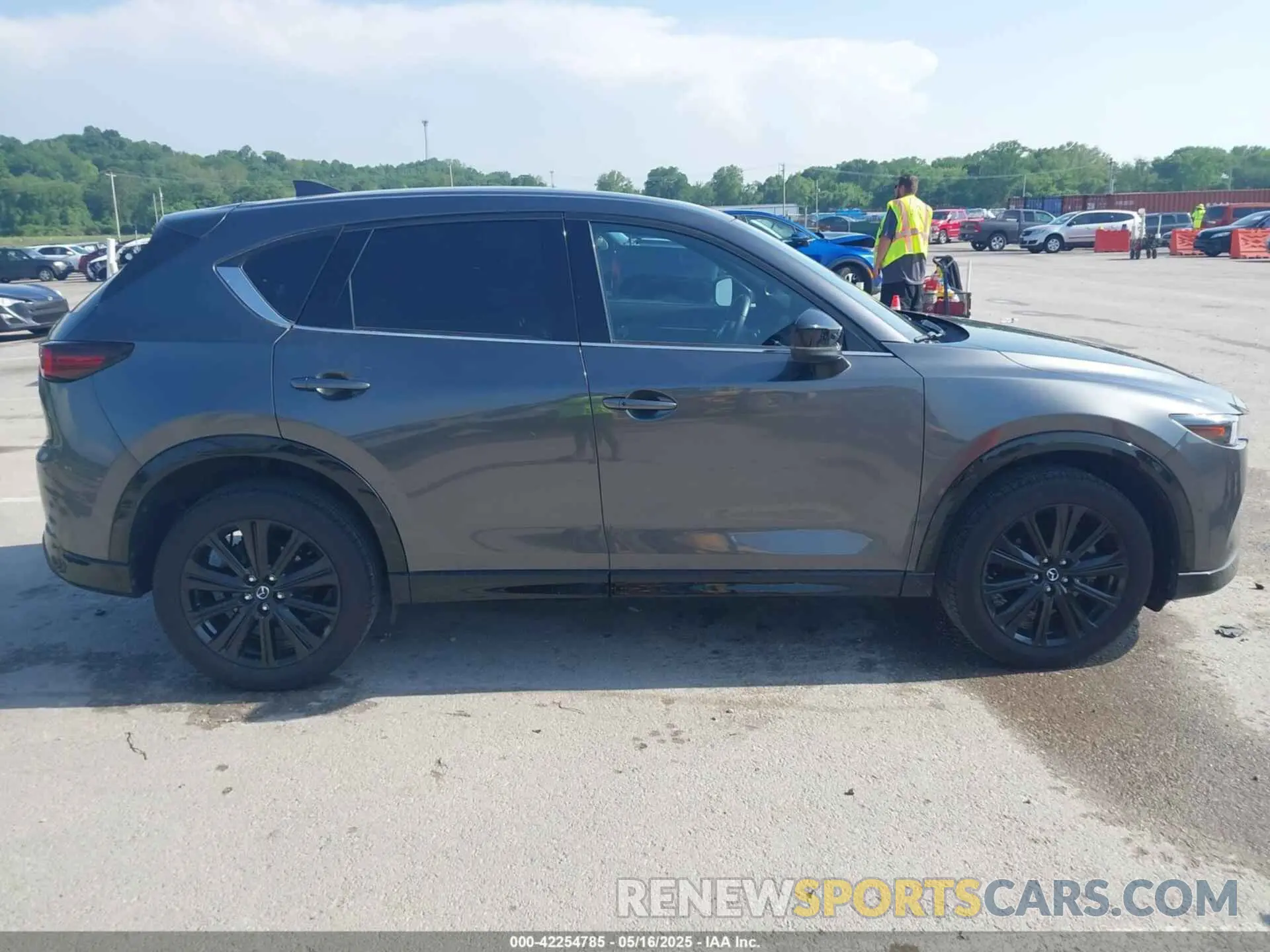 13 fotografías del automóvil dañado JM3KFBDY6R0396572 MAZDA CX-5 2024
