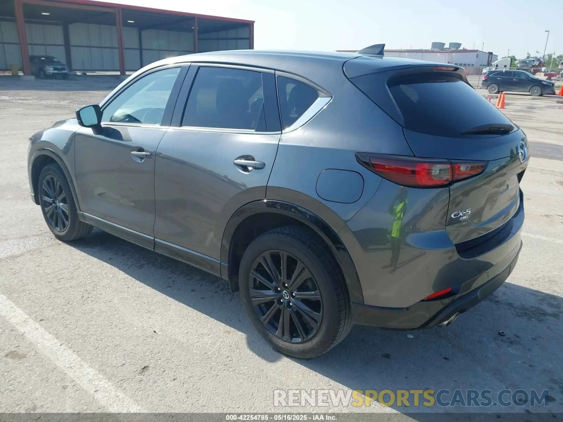 3 fotografías del automóvil dañado JM3KFBDY6R0396572 MAZDA CX-5 2024