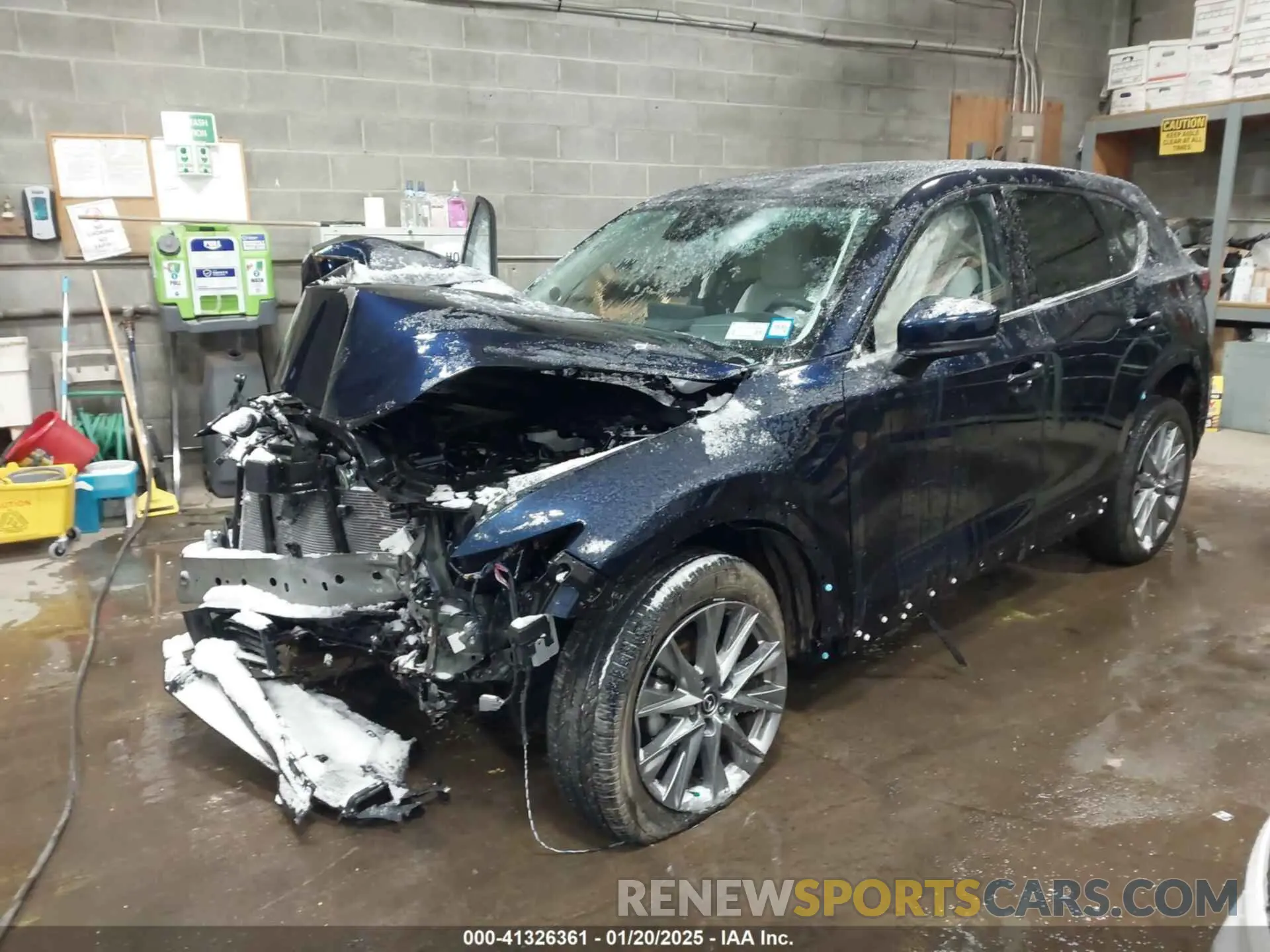 2 fotografías del automóvil dañado JM3KFBEL3R0514435 MAZDA CX-5 2024