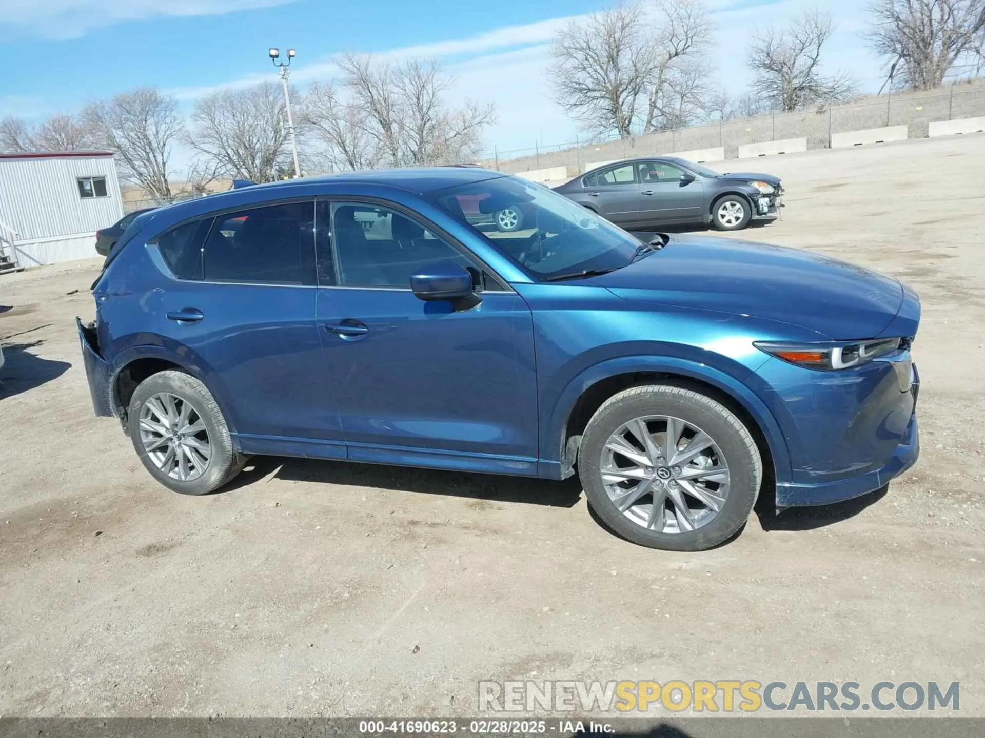 13 fotografías del automóvil dañado JM3KFBEM1R0398452 MAZDA CX-5 2024