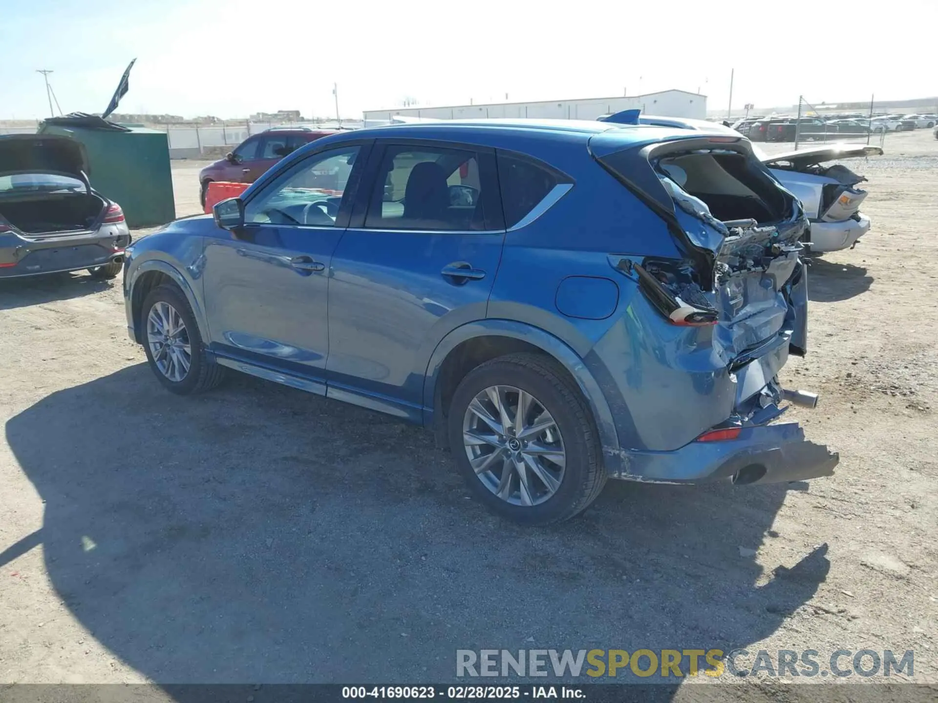 3 fotografías del automóvil dañado JM3KFBEM1R0398452 MAZDA CX-5 2024