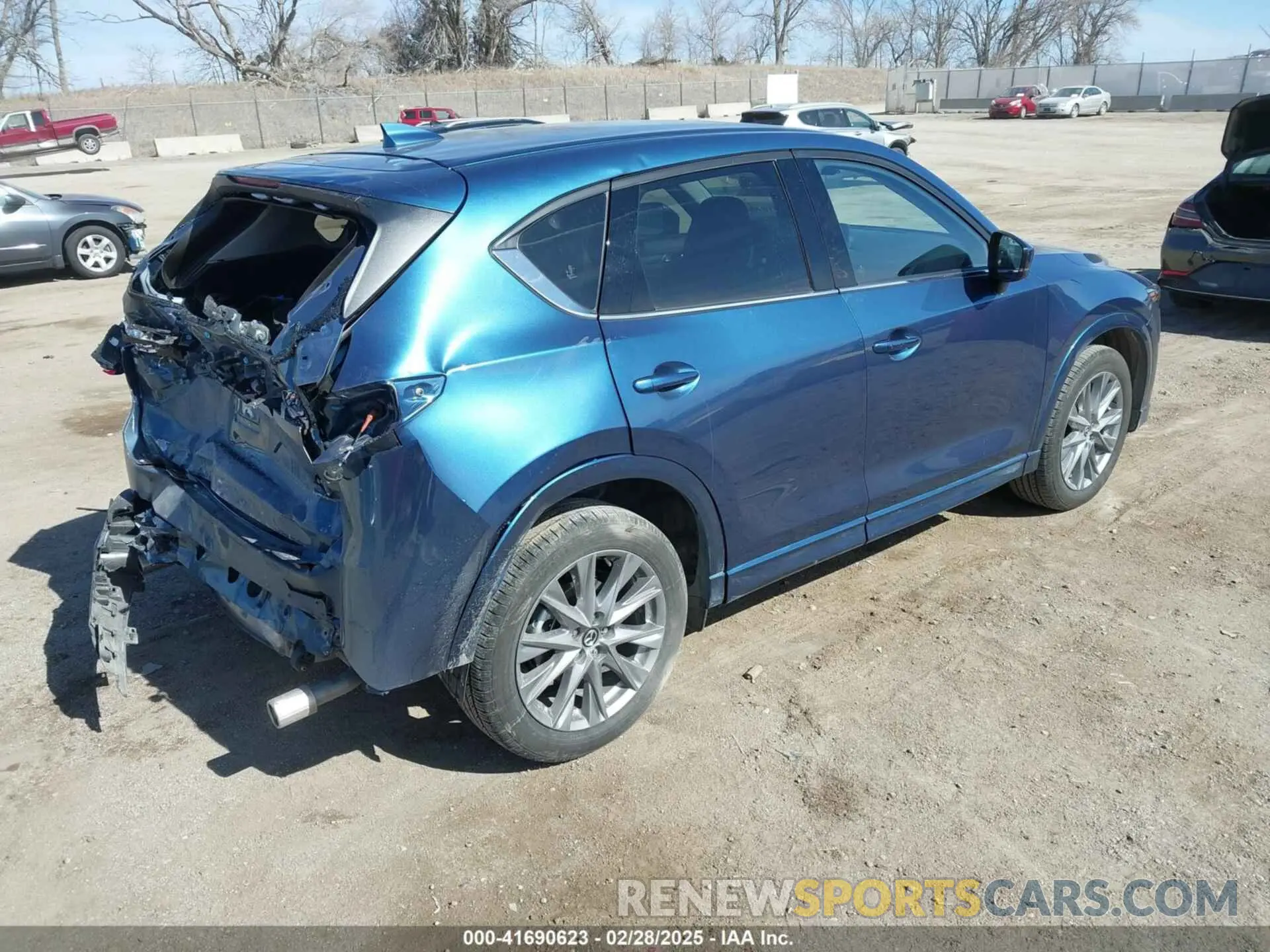 4 fotografías del automóvil dañado JM3KFBEM1R0398452 MAZDA CX-5 2024