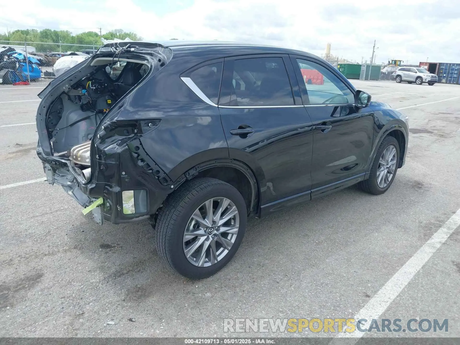4 fotografías del automóvil dañado JM3KFBEM3R0374430 MAZDA CX-5 2024