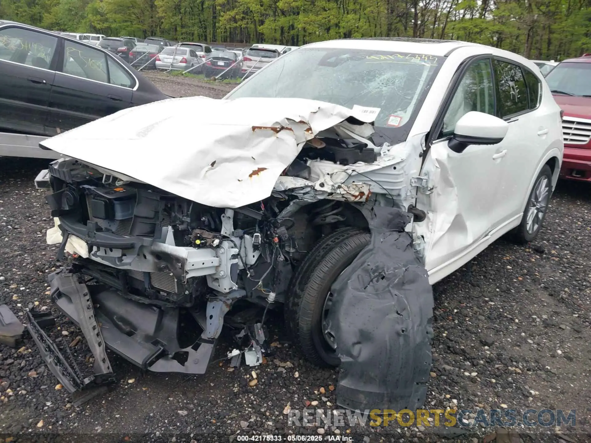 2 fotografías del automóvil dañado JM3KFBEMXR0351145 MAZDA CX-5 2024