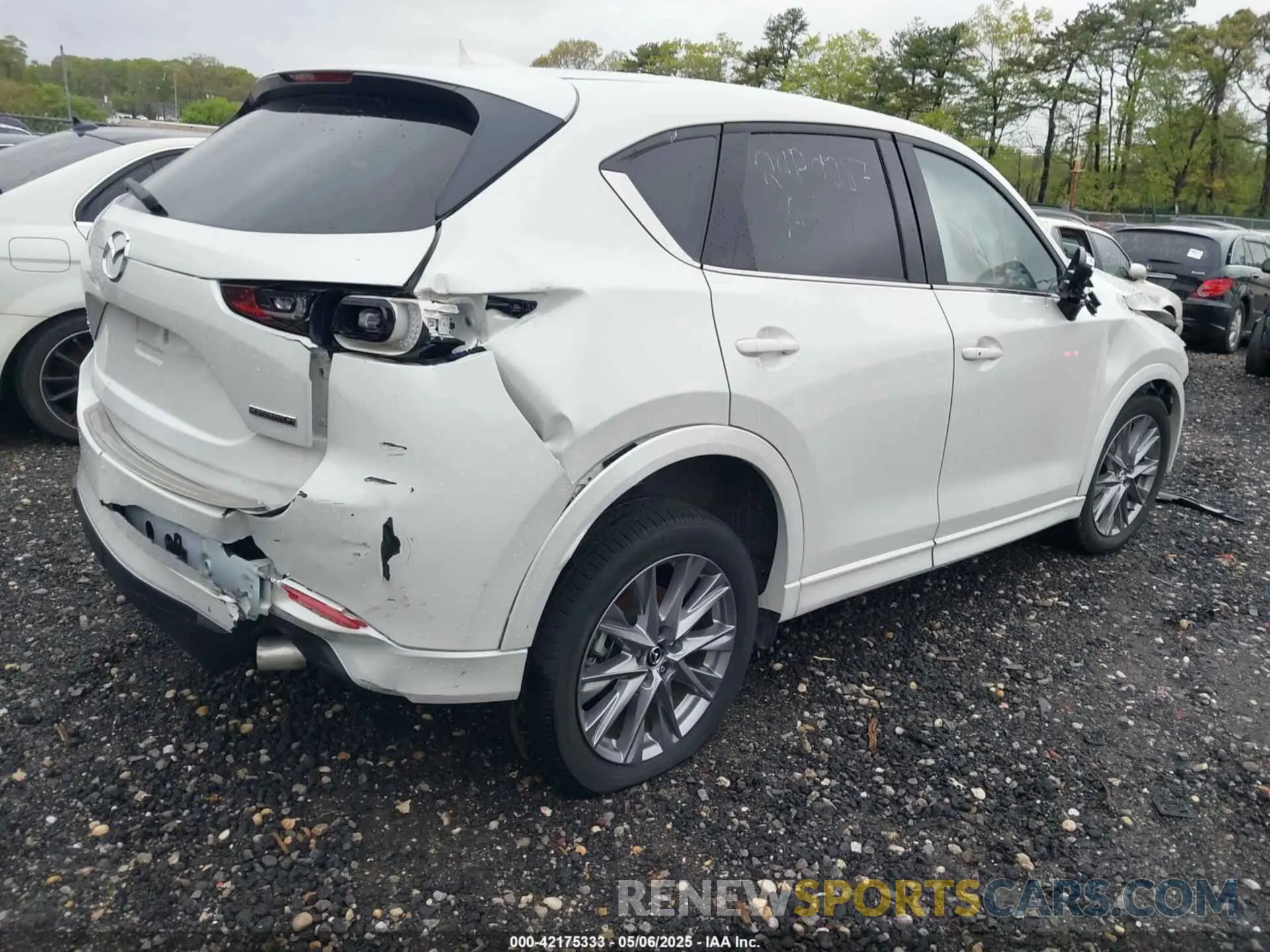 4 fotografías del automóvil dañado JM3KFBEMXR0351145 MAZDA CX-5 2024
