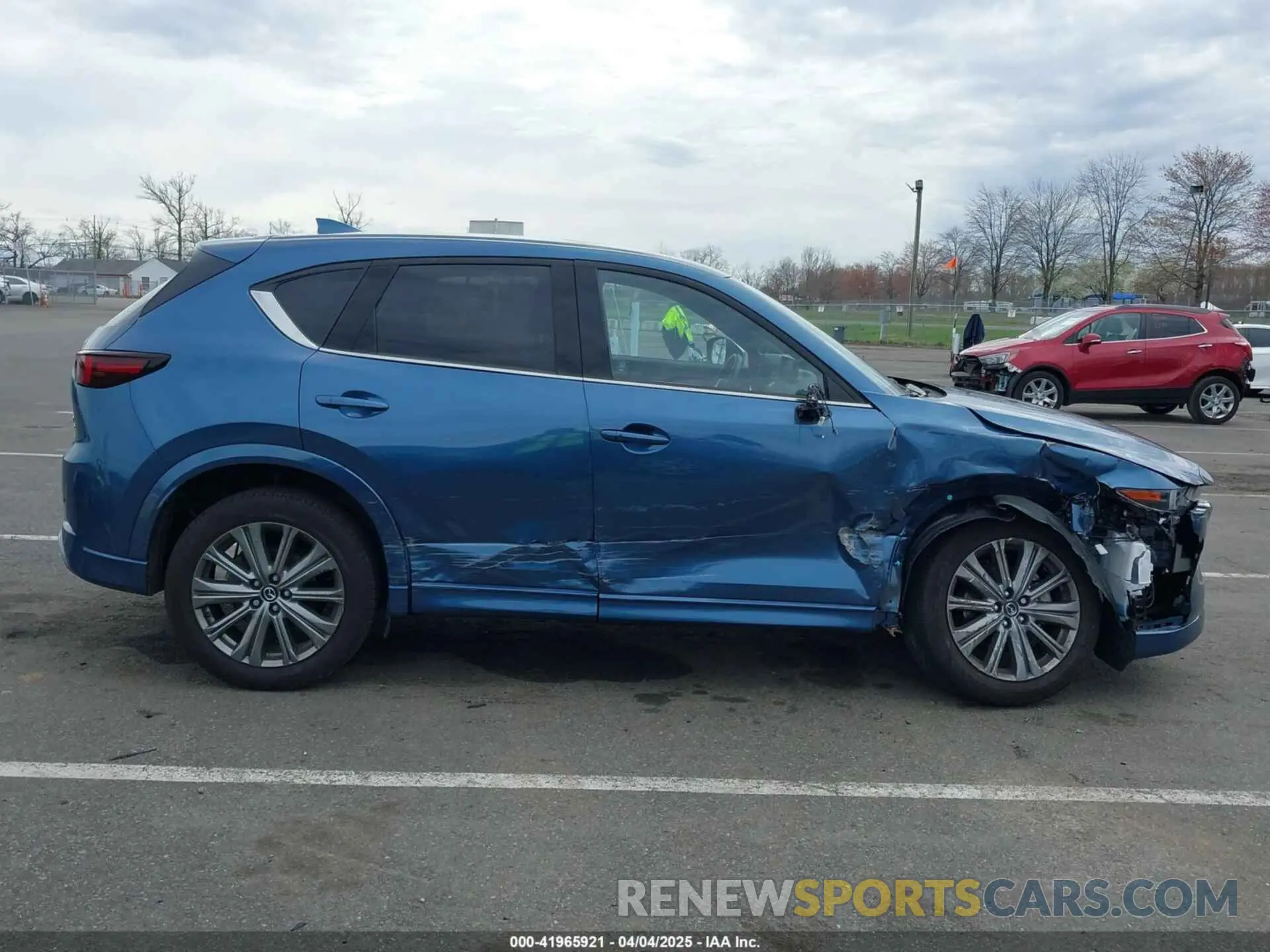 13 fotografías del automóvil dañado JM3KFBXY2R0353455 MAZDA CX-5 2024