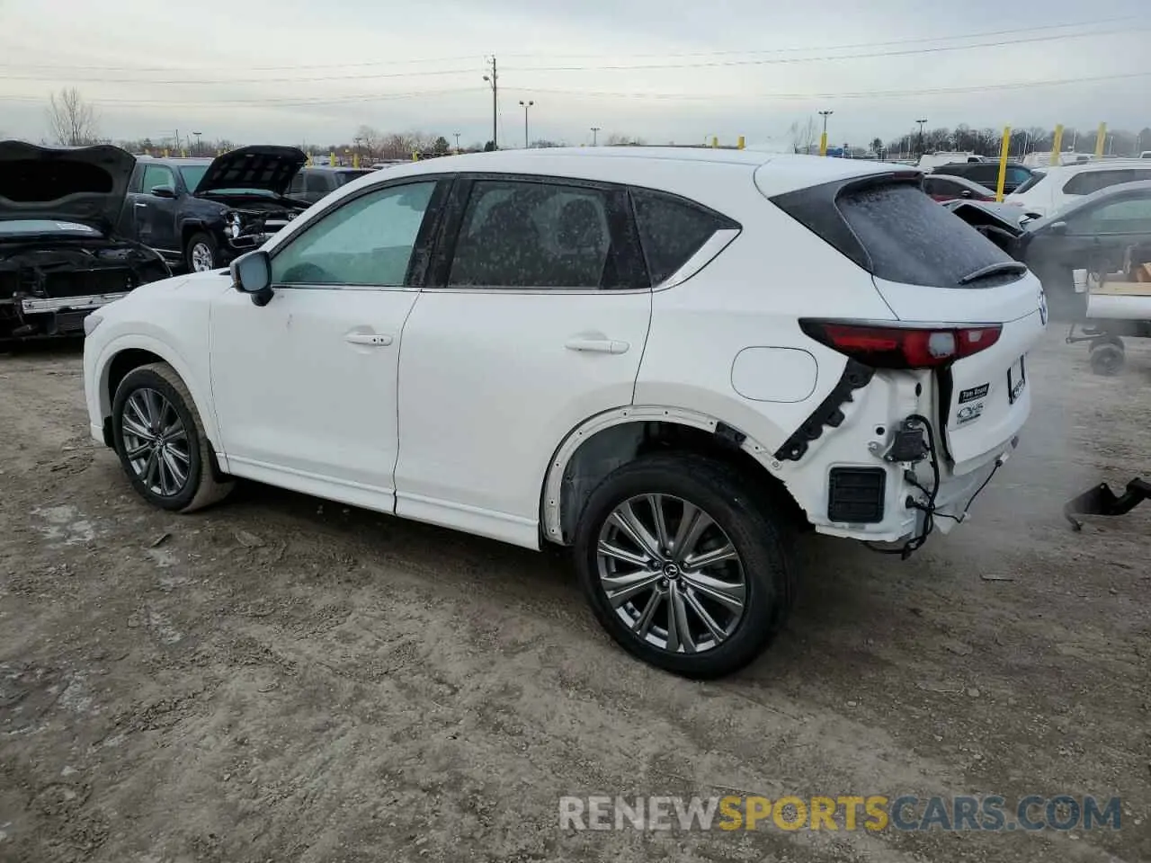 2 fotografías del automóvil dañado JM3KFBXY2R0388321 MAZDA CX-5 2024