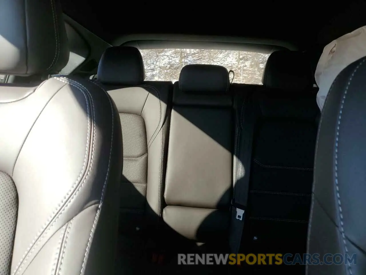 10 fotografías del automóvil dañado JM3KFBXYXR0523030 MAZDA CX-5 2024