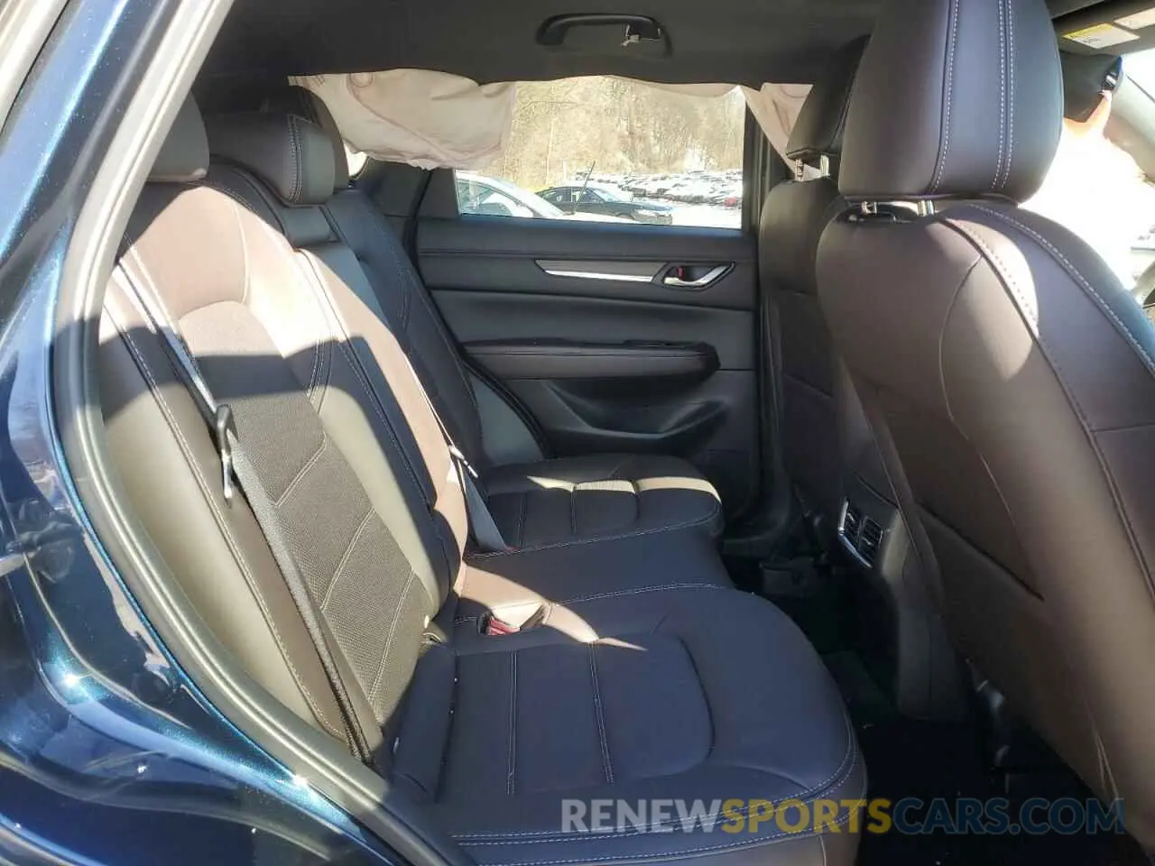 11 fotografías del automóvil dañado JM3KFBXYXR0523030 MAZDA CX-5 2024