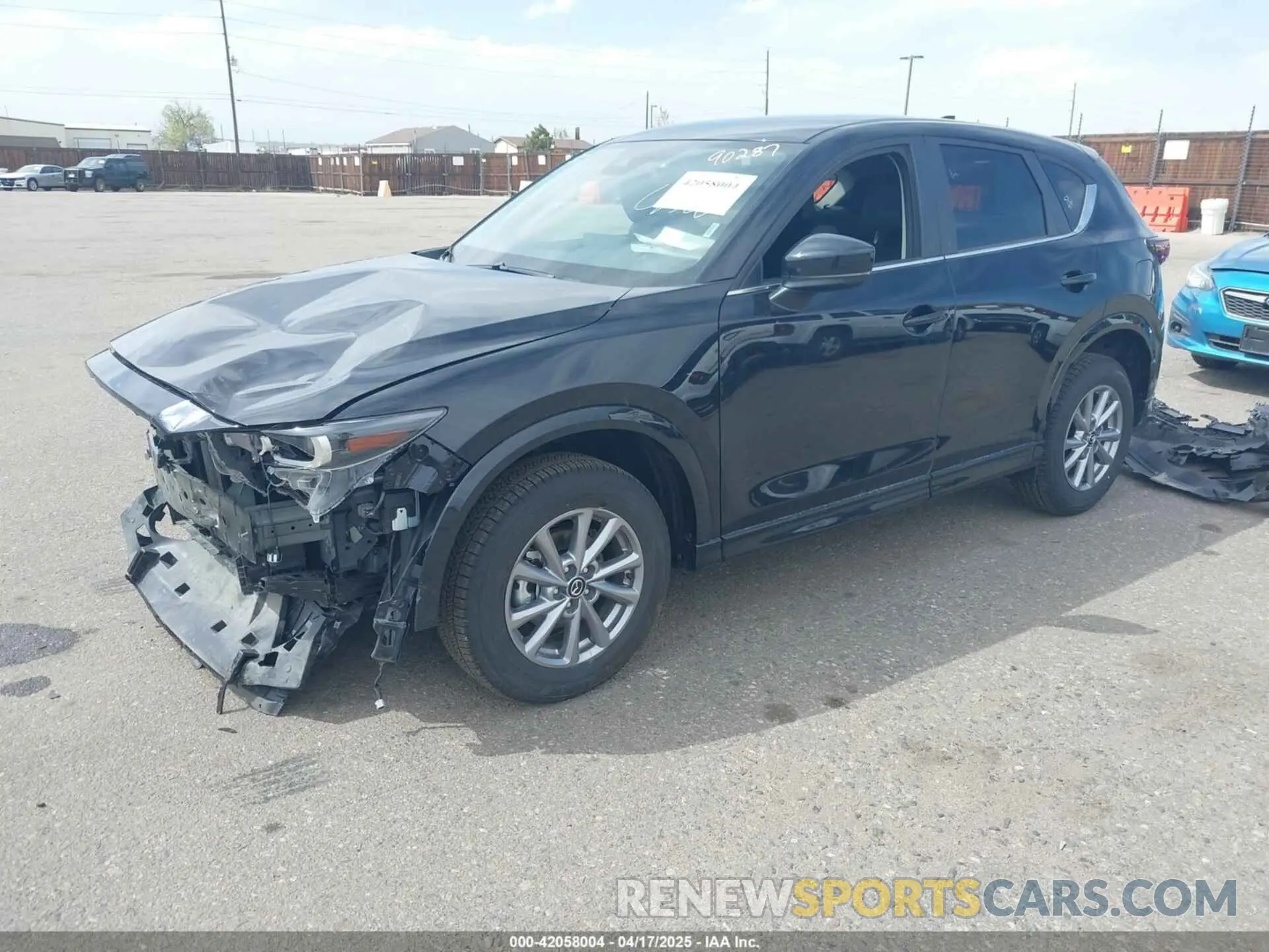 2 fotografías del automóvil dañado JM3KFBBL6S0590287 MAZDA CX-5 2025