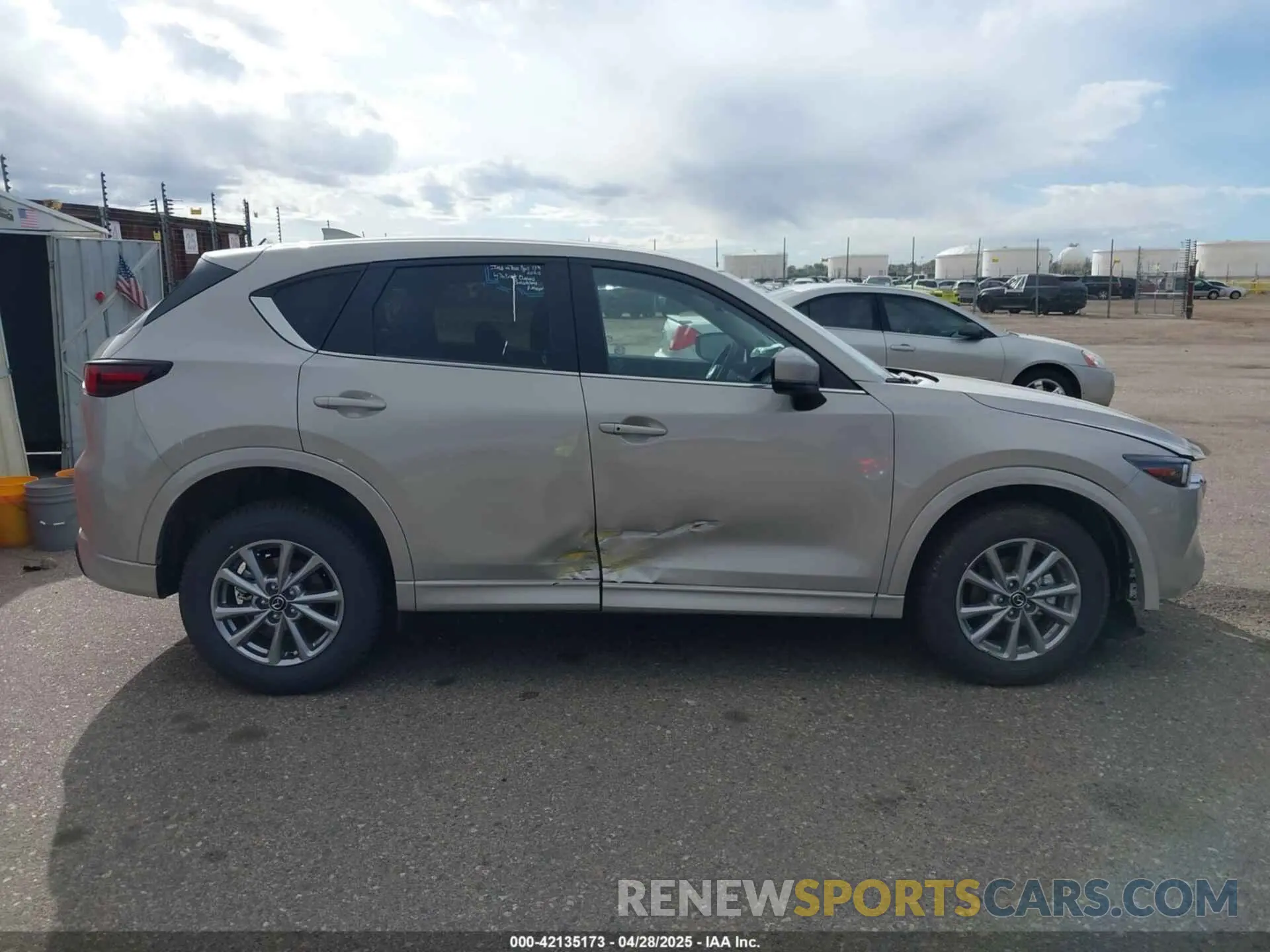 14 fotografías del automóvil dañado JM3KFBCL1S0601601 MAZDA CX-5 2025