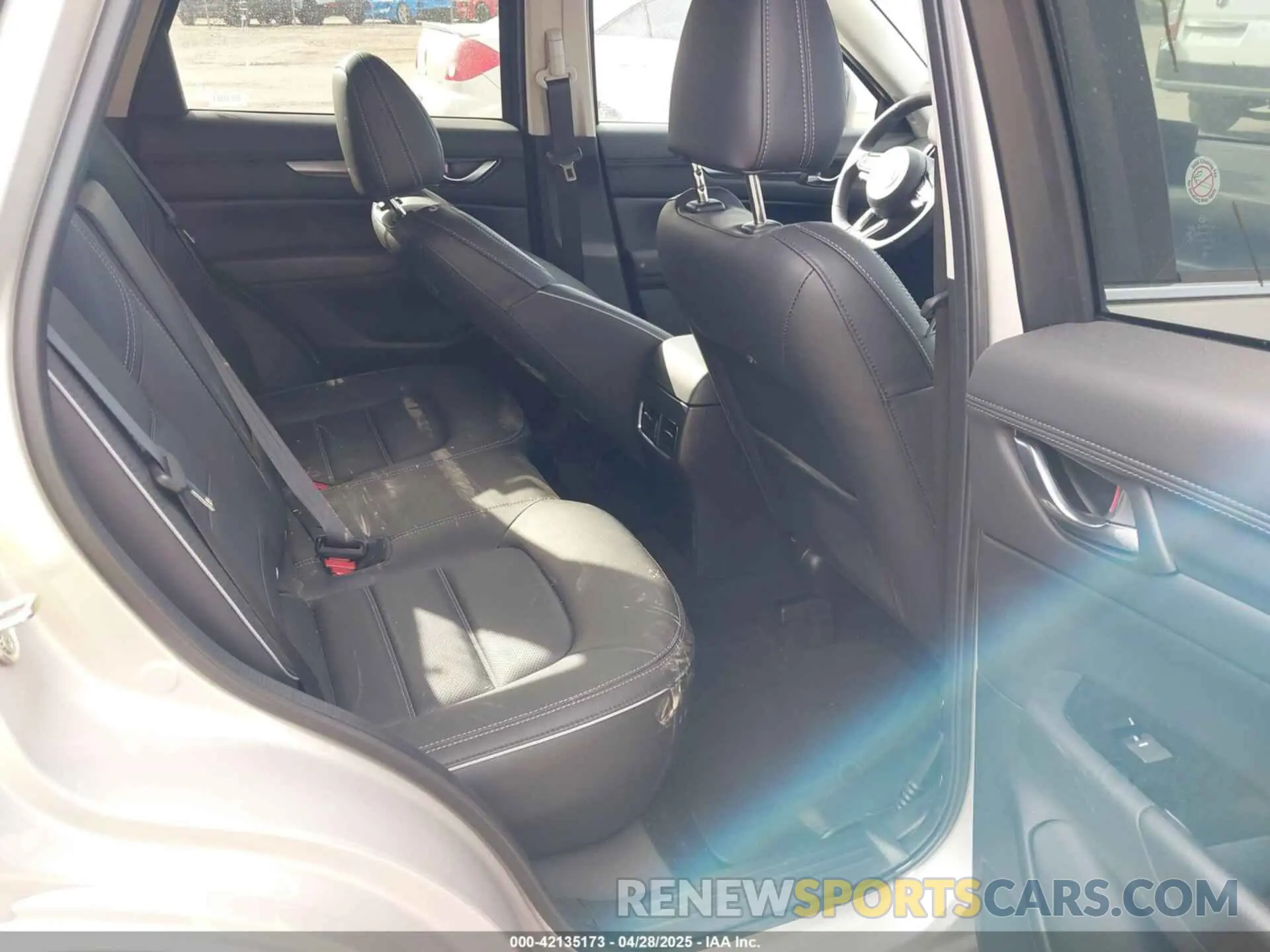 8 fotografías del automóvil dañado JM3KFBCL1S0601601 MAZDA CX-5 2025