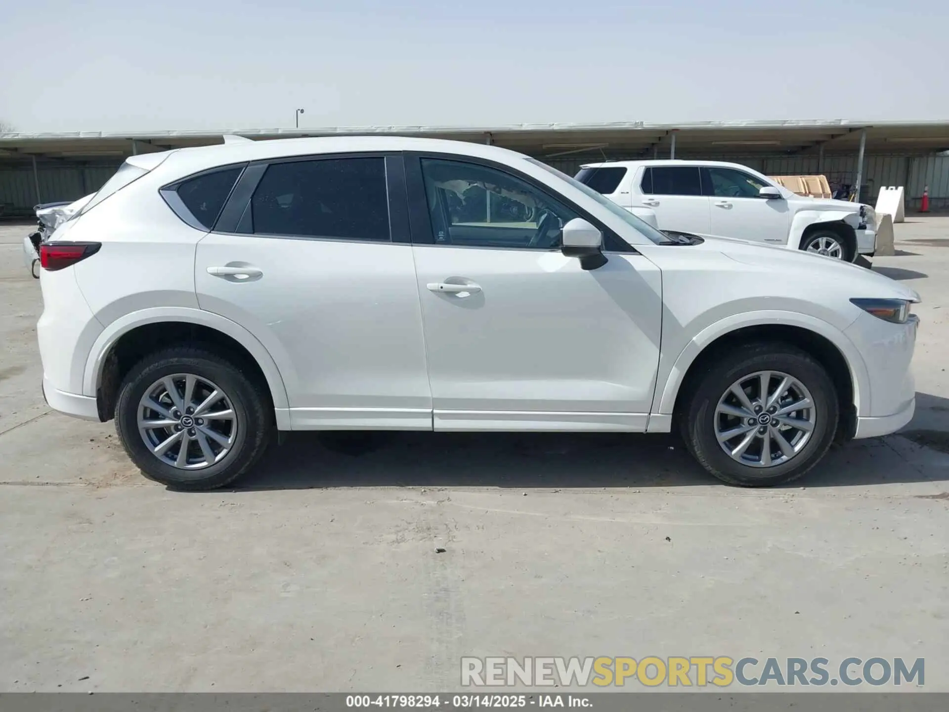 13 fotografías del automóvil dañado JM3KFBCL3S0590178 MAZDA CX-5 2025