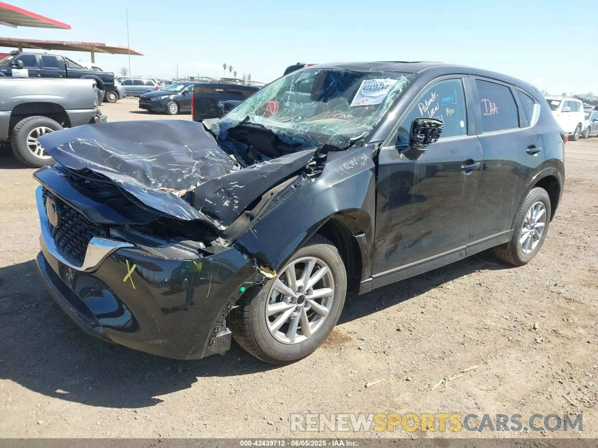 2 fotografías del automóvil dañado JM3KFBCL6S0600637 MAZDA CX-5 2025