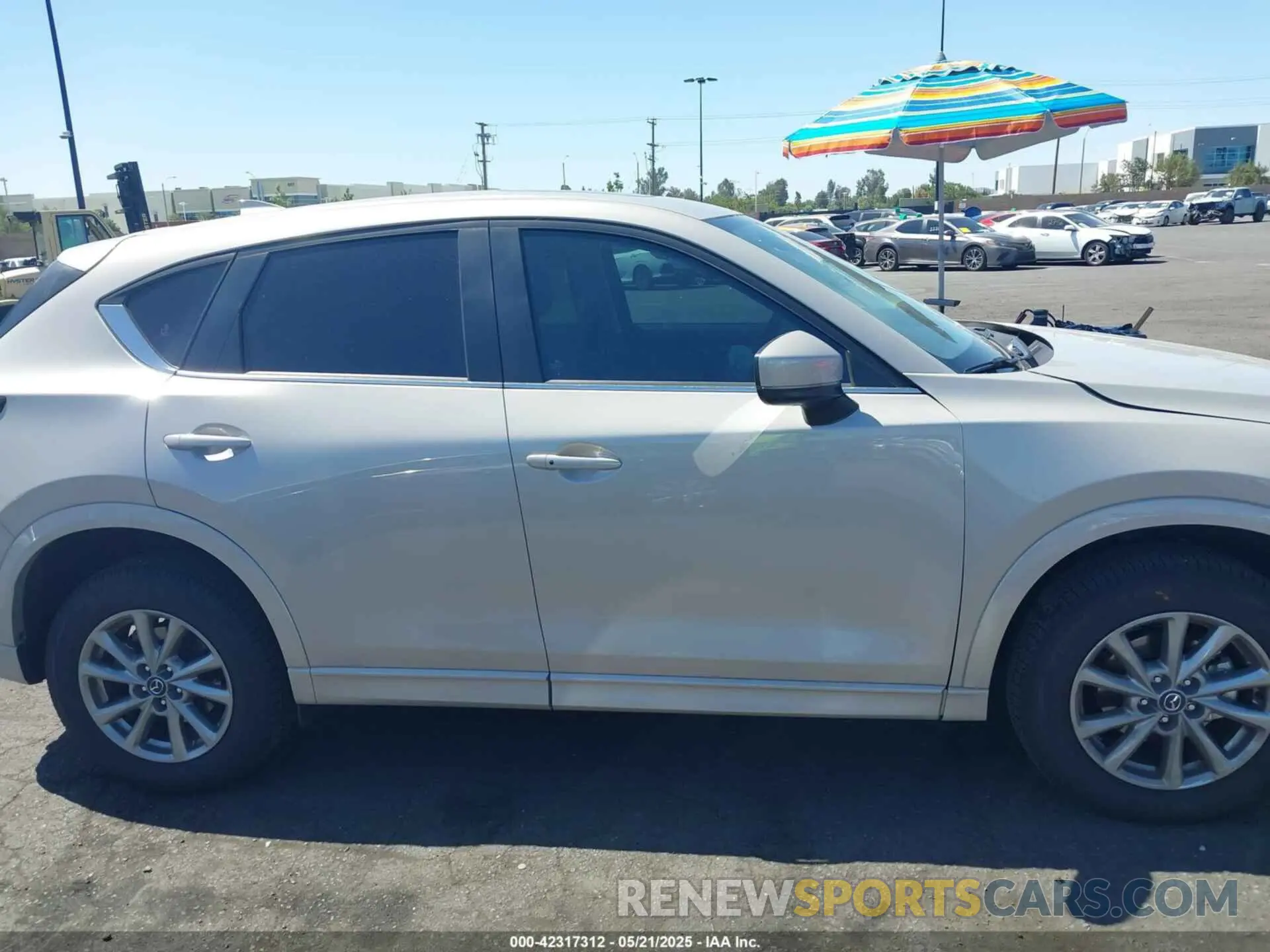 13 fotografías del automóvil dañado JM3KFBCL8S0626656 MAZDA CX-5 2025