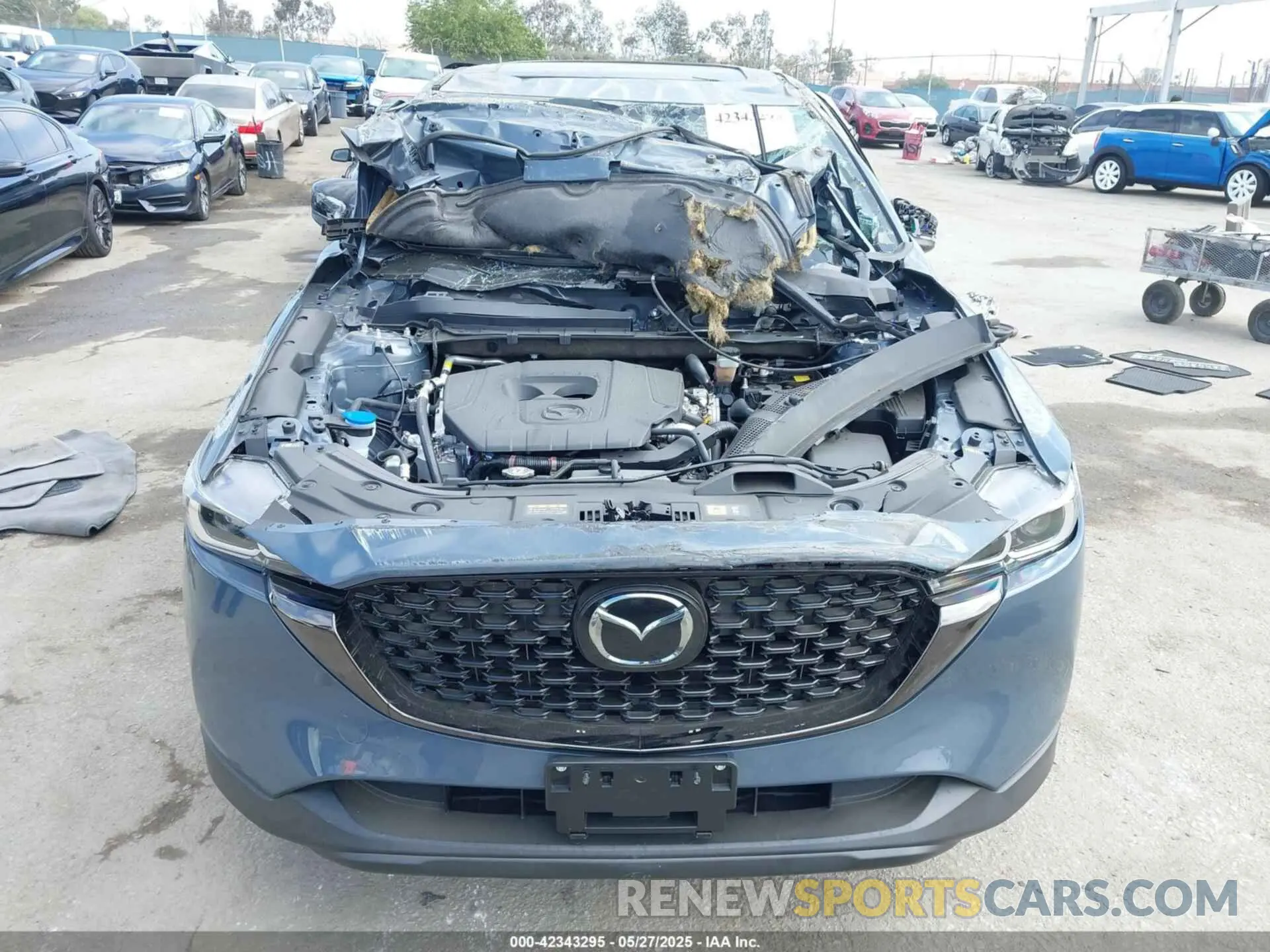 13 fotografías del automóvil dañado JM3KFBCM1S0636678 MAZDA CX-5 2025