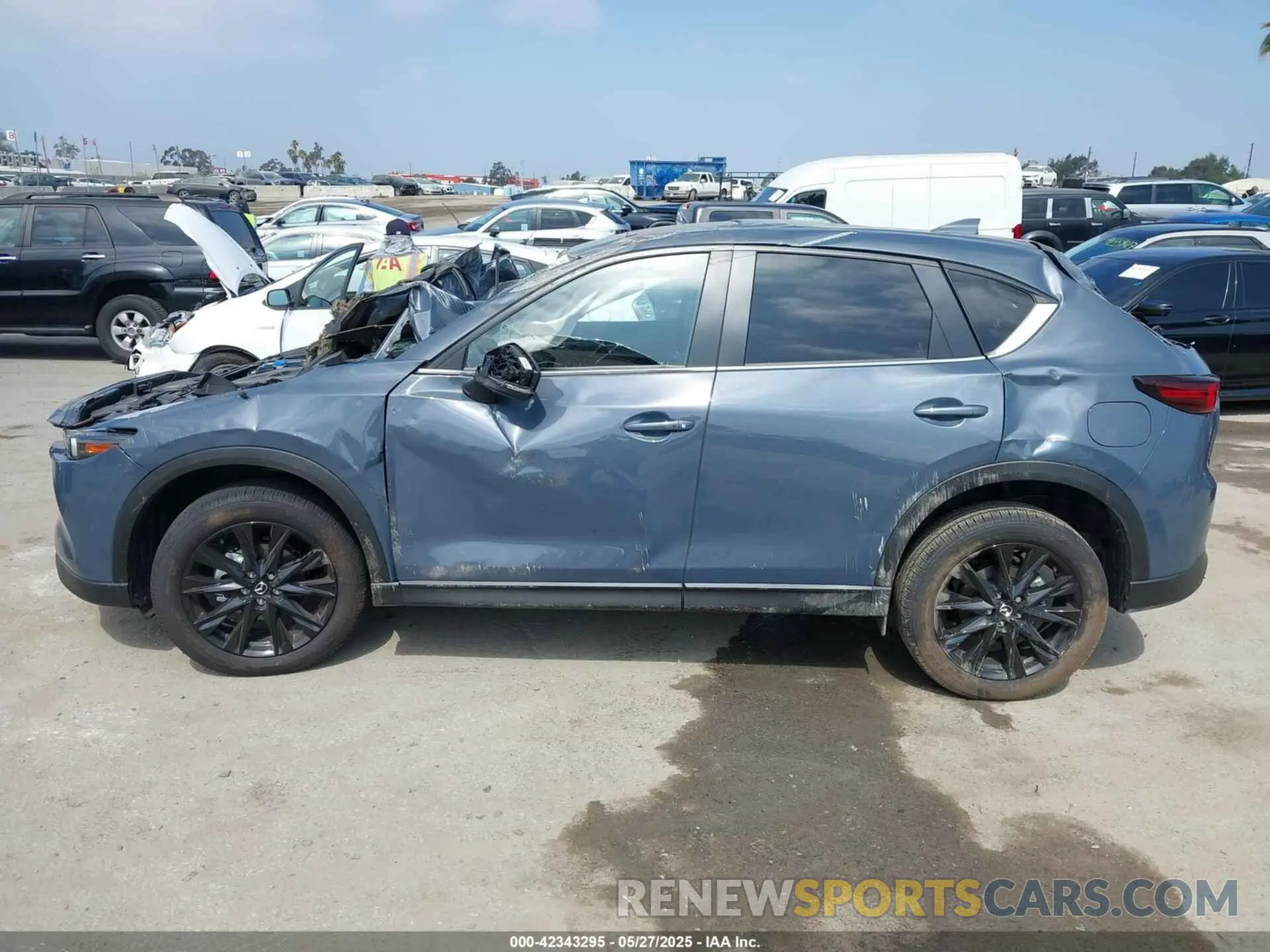 15 fotografías del automóvil dañado JM3KFBCM1S0636678 MAZDA CX-5 2025