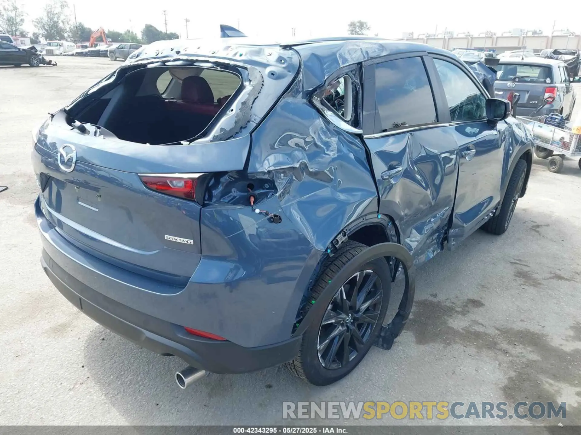 4 fotografías del automóvil dañado JM3KFBCM1S0636678 MAZDA CX-5 2025